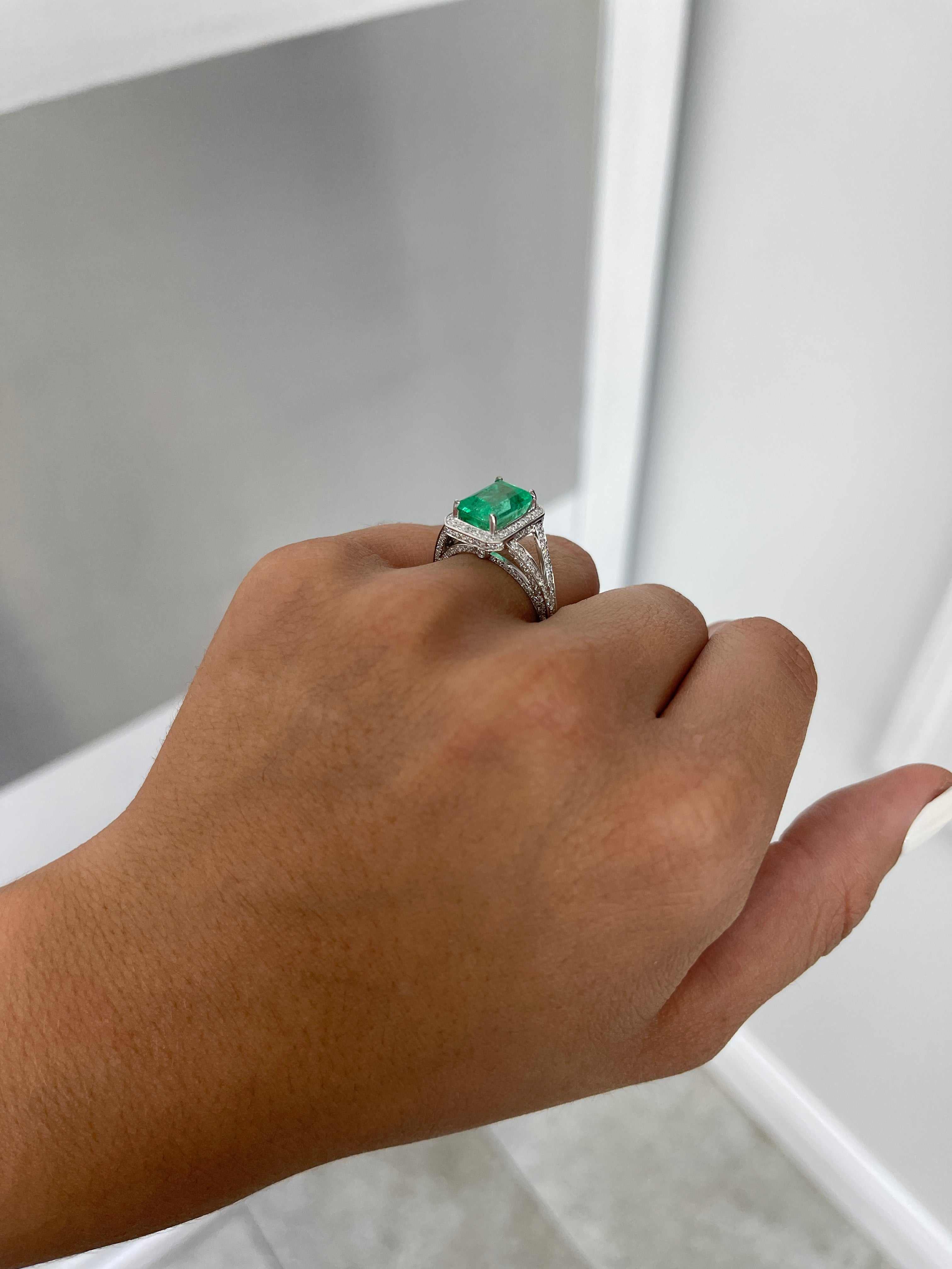 5.0tcw Emerald & Diamond Halo Split Shank Engagement Ring 18K - JR Colombian Emeralds