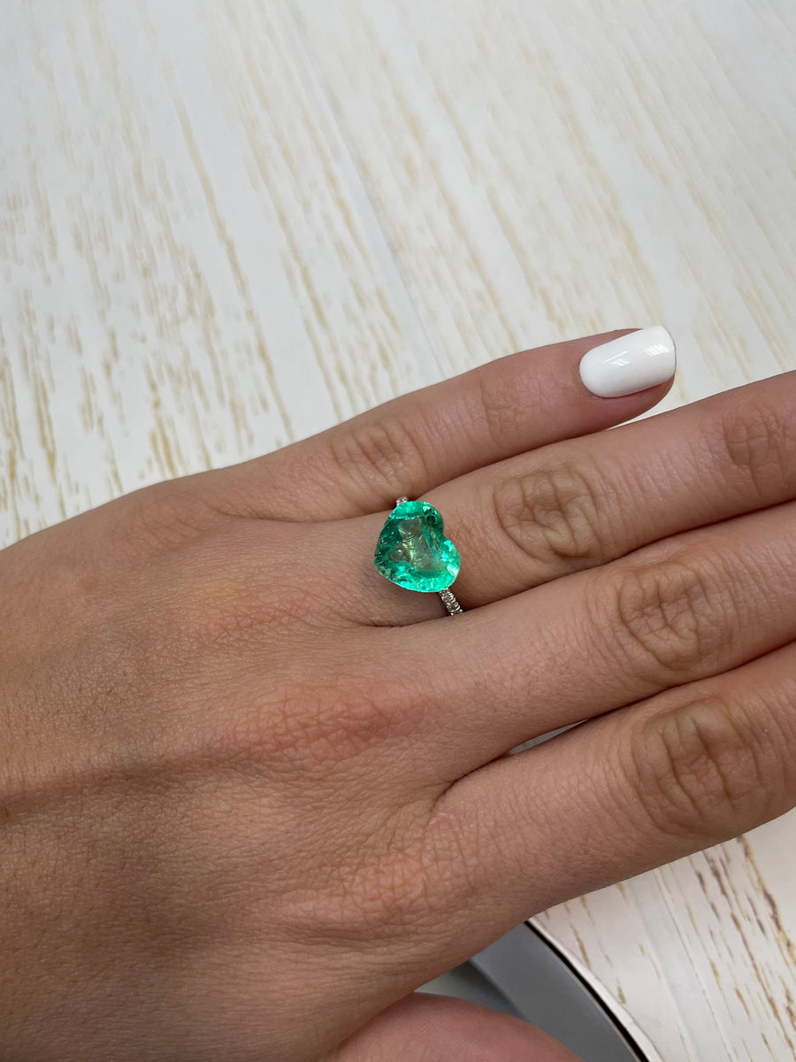 Colombian Emerald - 5.19 Carat Heart-Shaped Beauty in Pastel Green