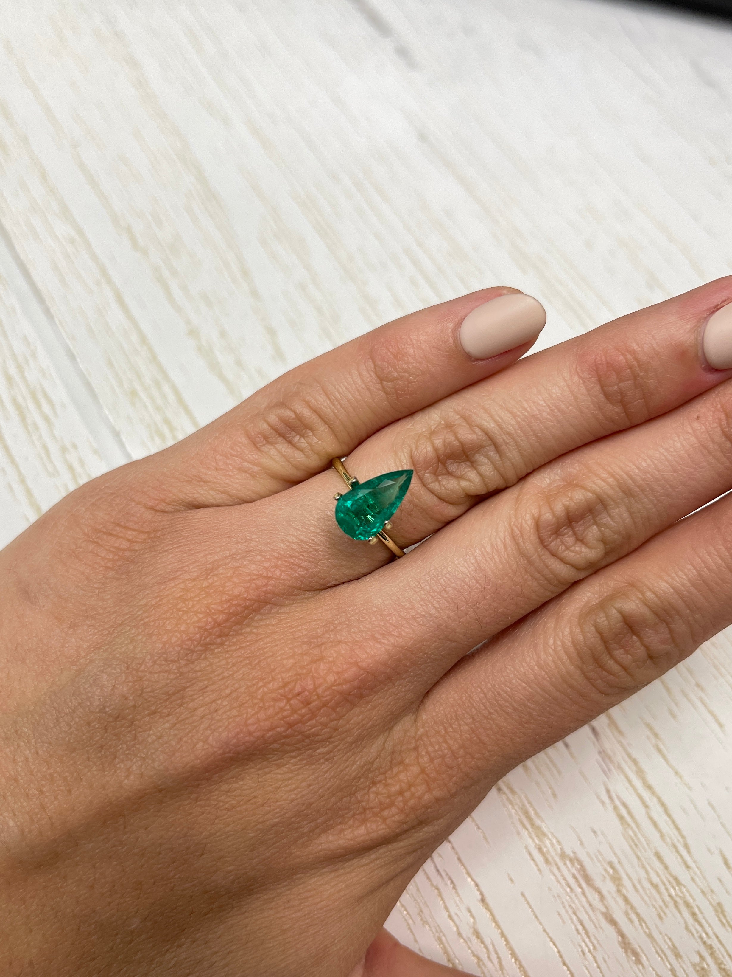 Pear-Cut Colombian Emerald - 2.31 Carats of Natural Blue Green Beauty