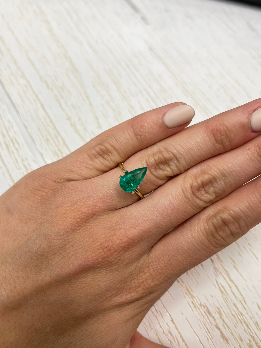 Pear-Cut Colombian Emerald - 2.31 Carats of Natural Blue Green Beauty