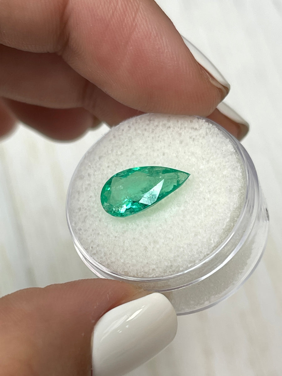 Gorgeous Pear-Cut Colombian Emerald - 2.61 Carats of Natural Green