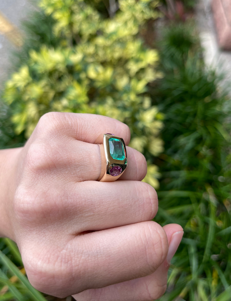 5.52tcw 18K Three Stone Emerald & Oval Pink Sapphire Gypsy Ring