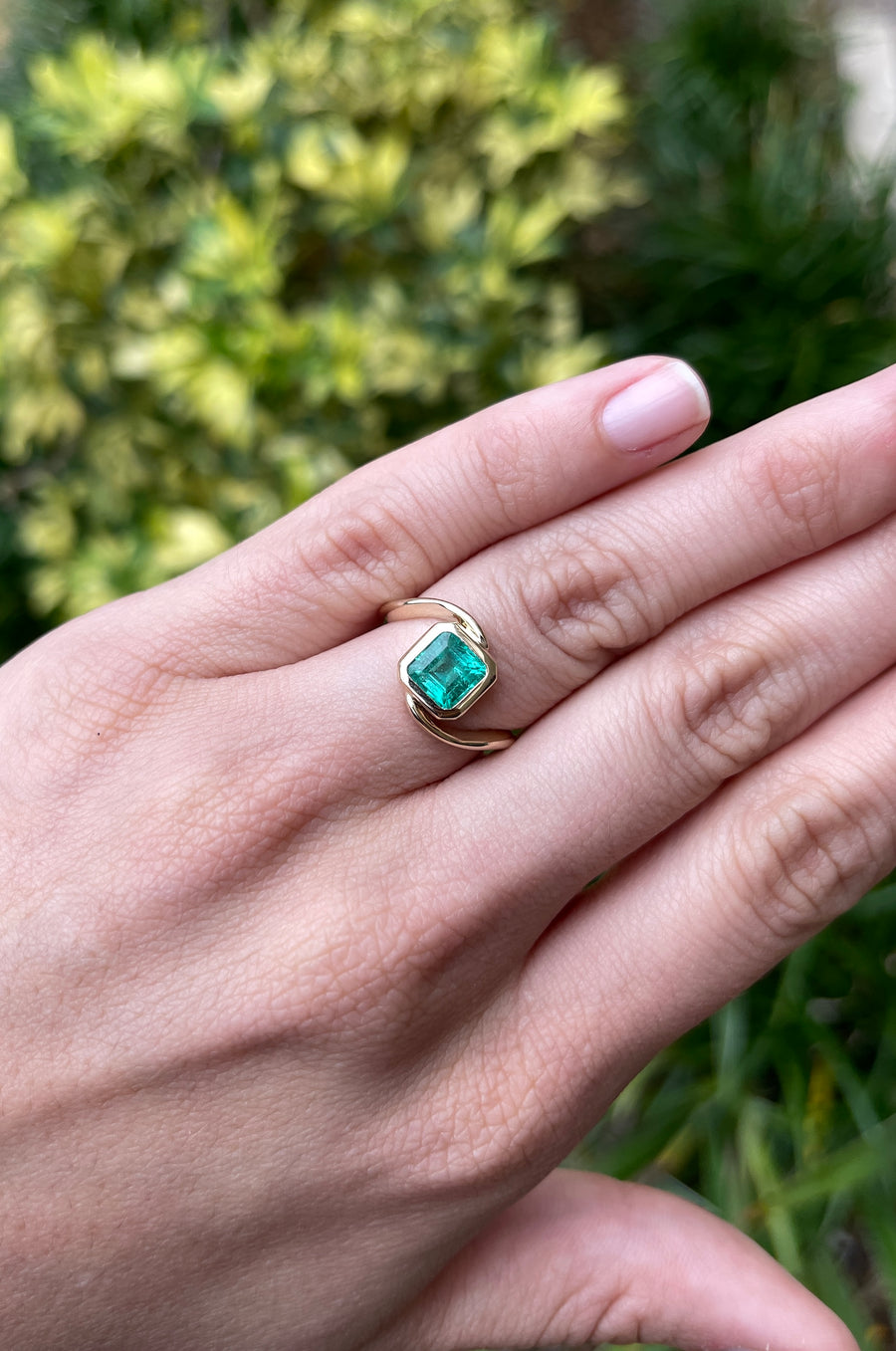 Asscher Cut Emerald Solitaire Curved Ring 14K