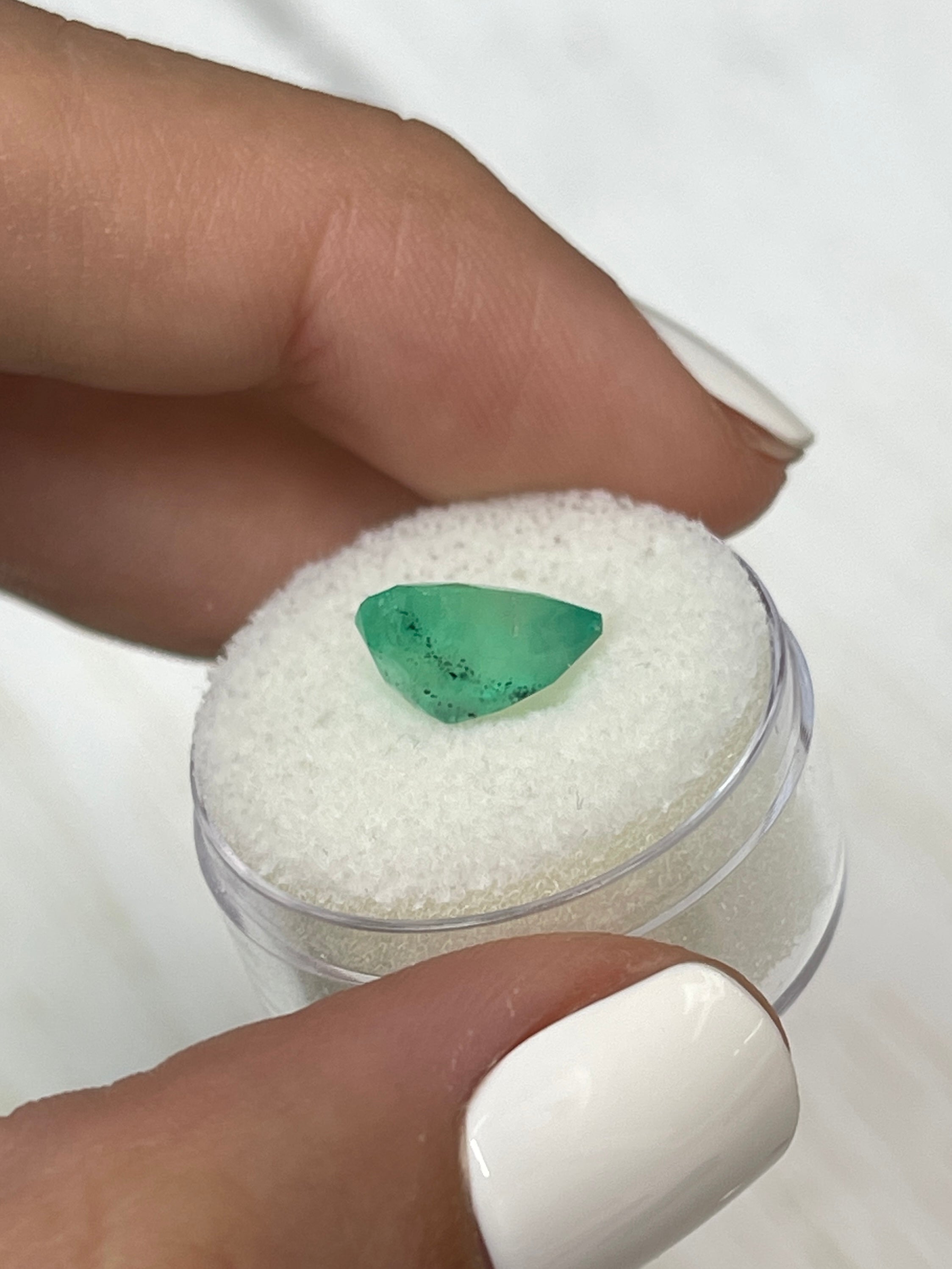 Stunning Natural Emerald - 3.06 Carat, Pear Shape