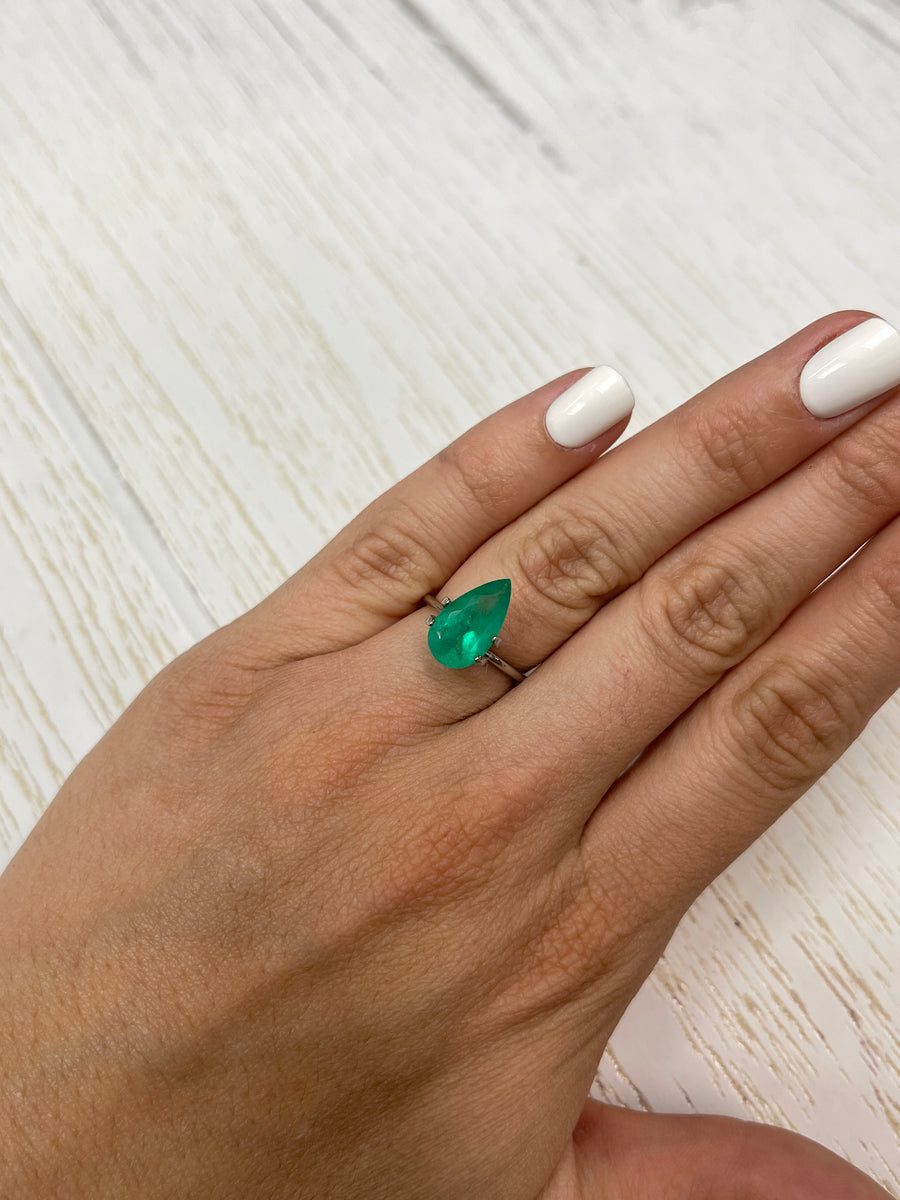 Green Pear-Cut Colombian Emerald - 3.24 Carat Precious Stone
