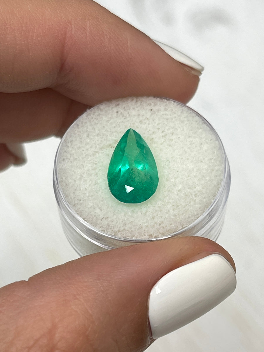 Natural Colombian Emerald - Pear Cut - 3.31 Carats - Long and Green