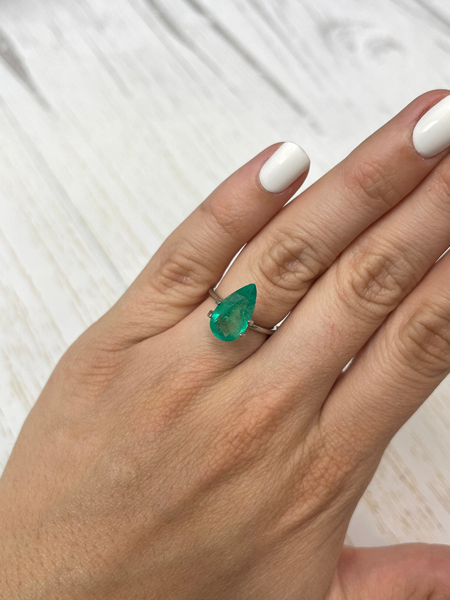 Colombian Emerald - 3.31 Carat Pear-Shaped Gem - Lustrous Green