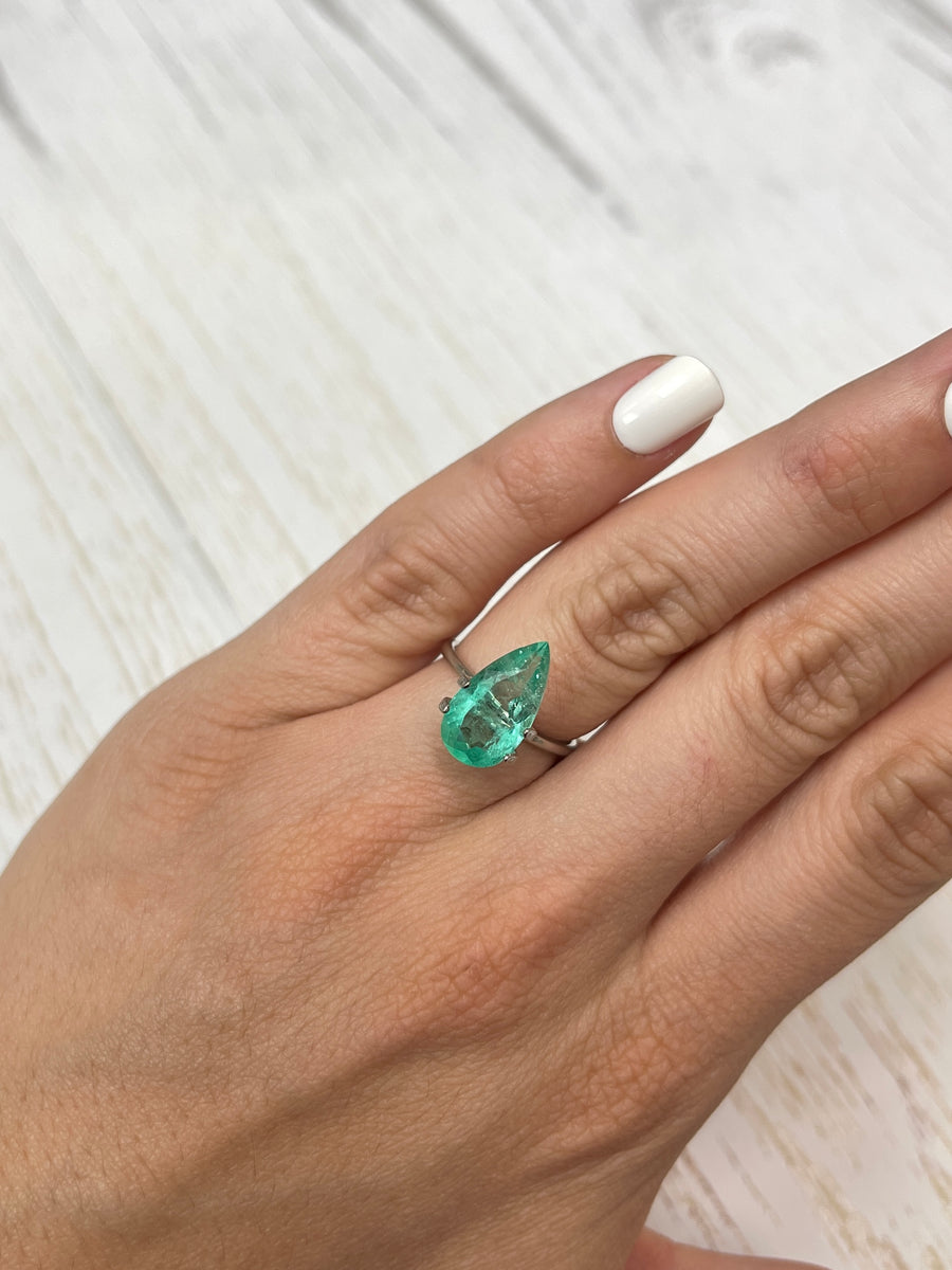 Emerald of 3.87 Carats in Pear Cut – Light Green Hue