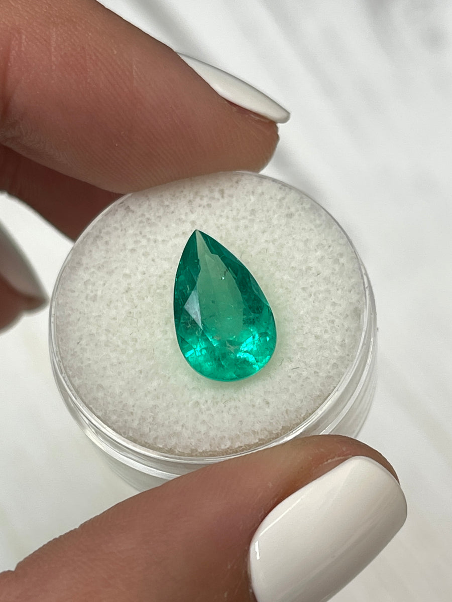 Elegant 4.36 Carat Pear-Shaped Colombian Emerald - Natural Beauty