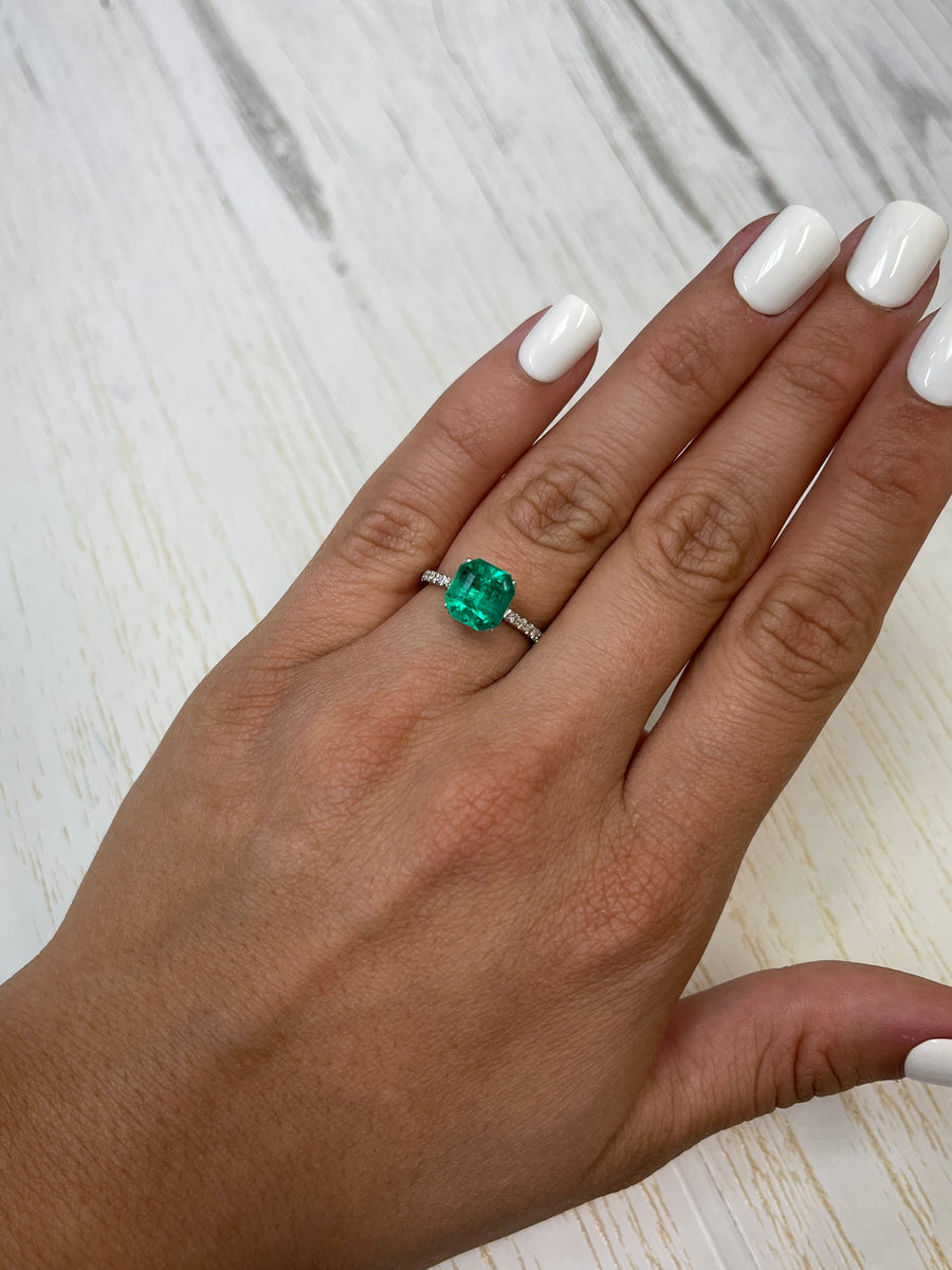 Asscher-Cut Colombian Emerald - GIA Certified 2.57 Carat Gem in Vivid Bluish Green