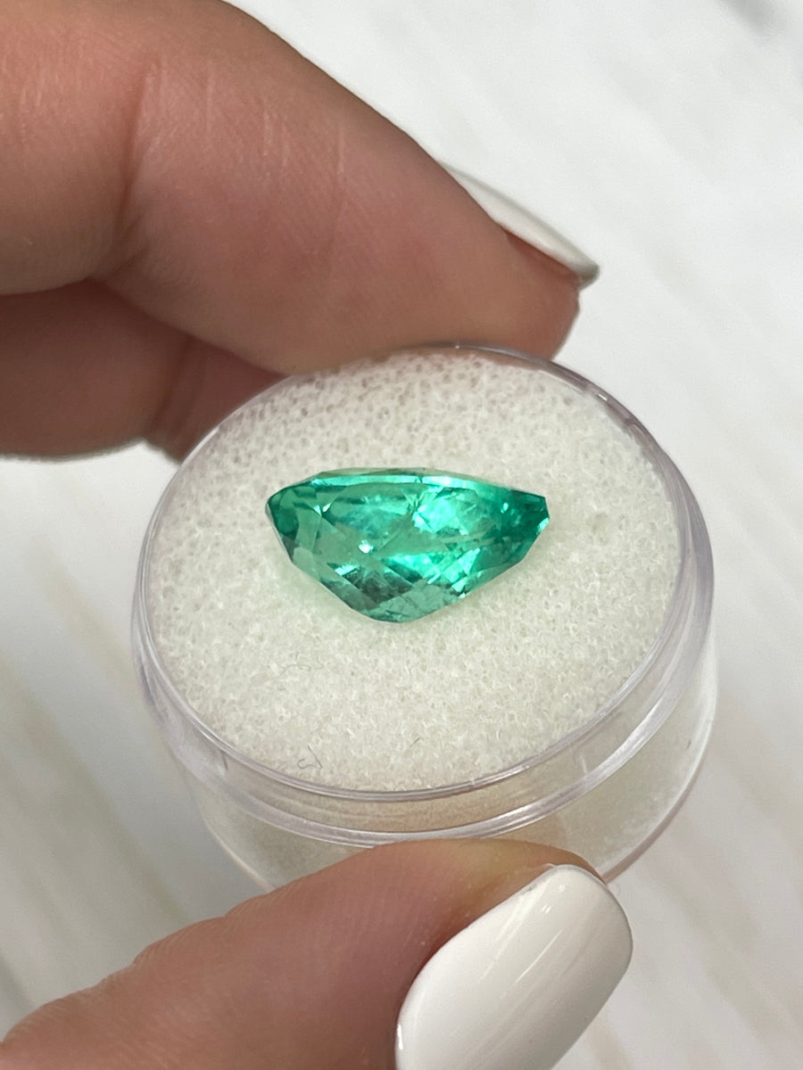 Colombian Emerald Treasure: 5.21 Carat Pear-Cut Loose Gem