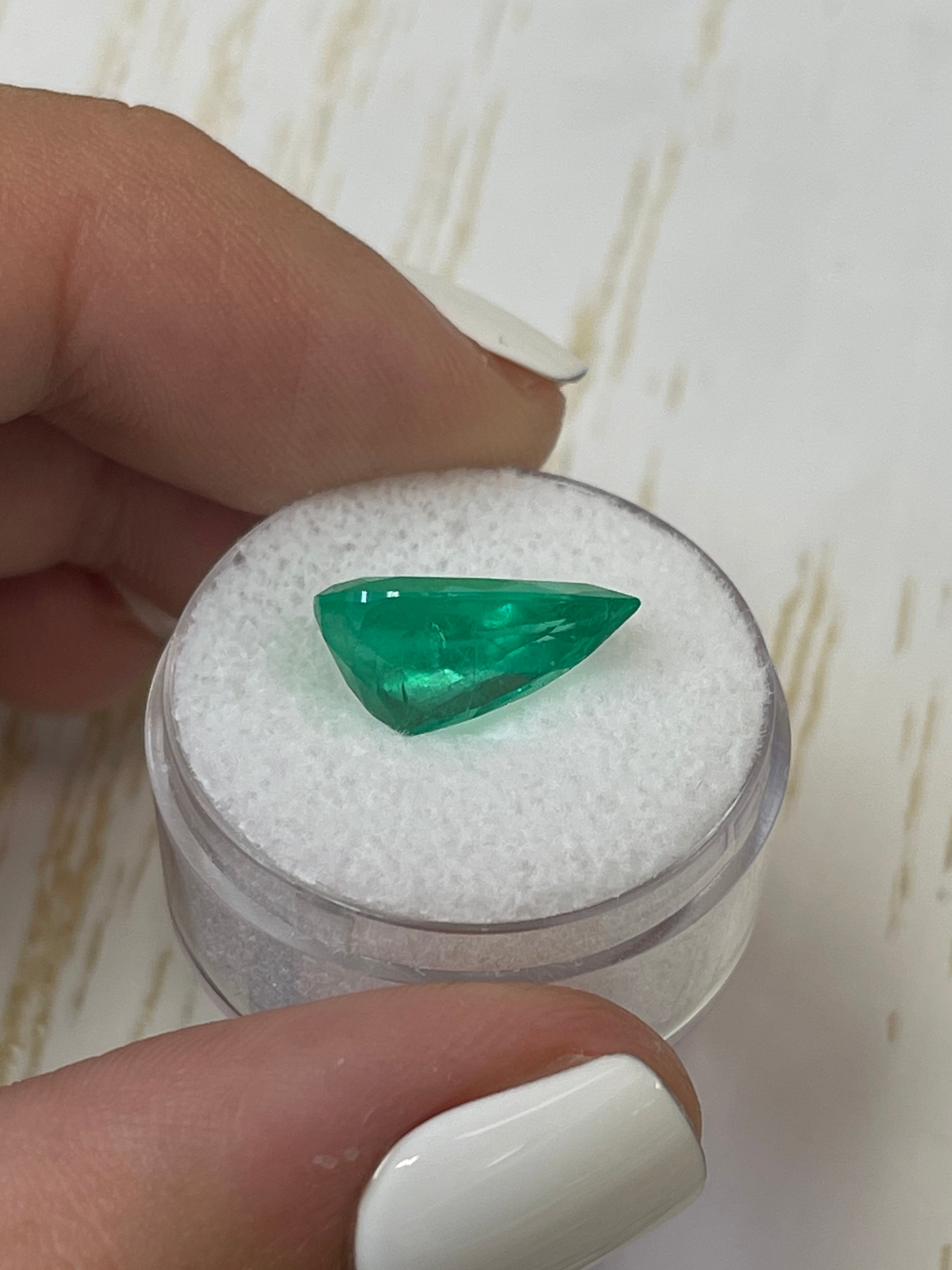 4.46 Carat Yellow-Green Colombian Emerald - Stunning Pear-Cut Gem