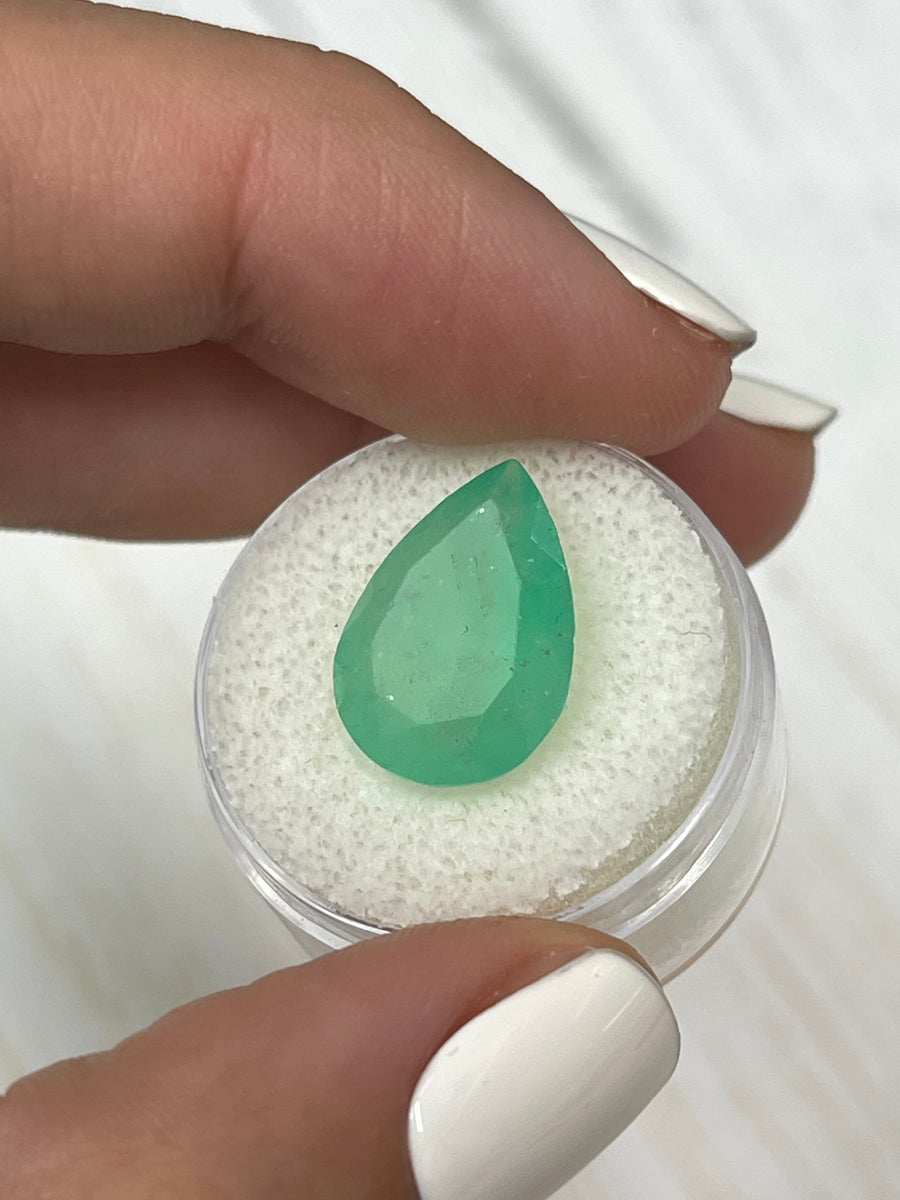 Elegant Loose Colombian Emerald - 7.70 Carats Pear-Shaped Green Gem
