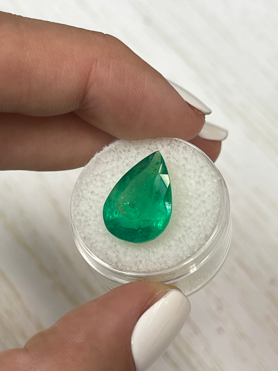 Fine Quality 9.40 Carat Colombian Emerald - Enormous Pear-Cut Loose Stone