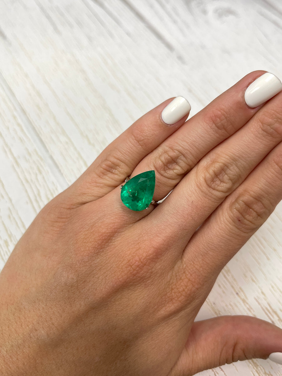 Premium 9.40 Carat Pear-Cut Colombian Emerald - Exceptionally Large Loose Stone