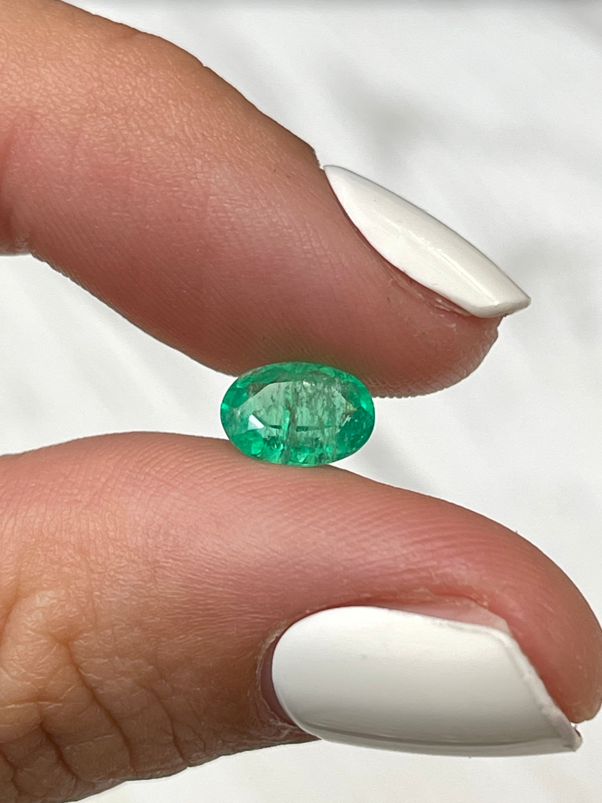 Natural Spring Green 20-Carat Oval Colombian Emerald - Precious Gem