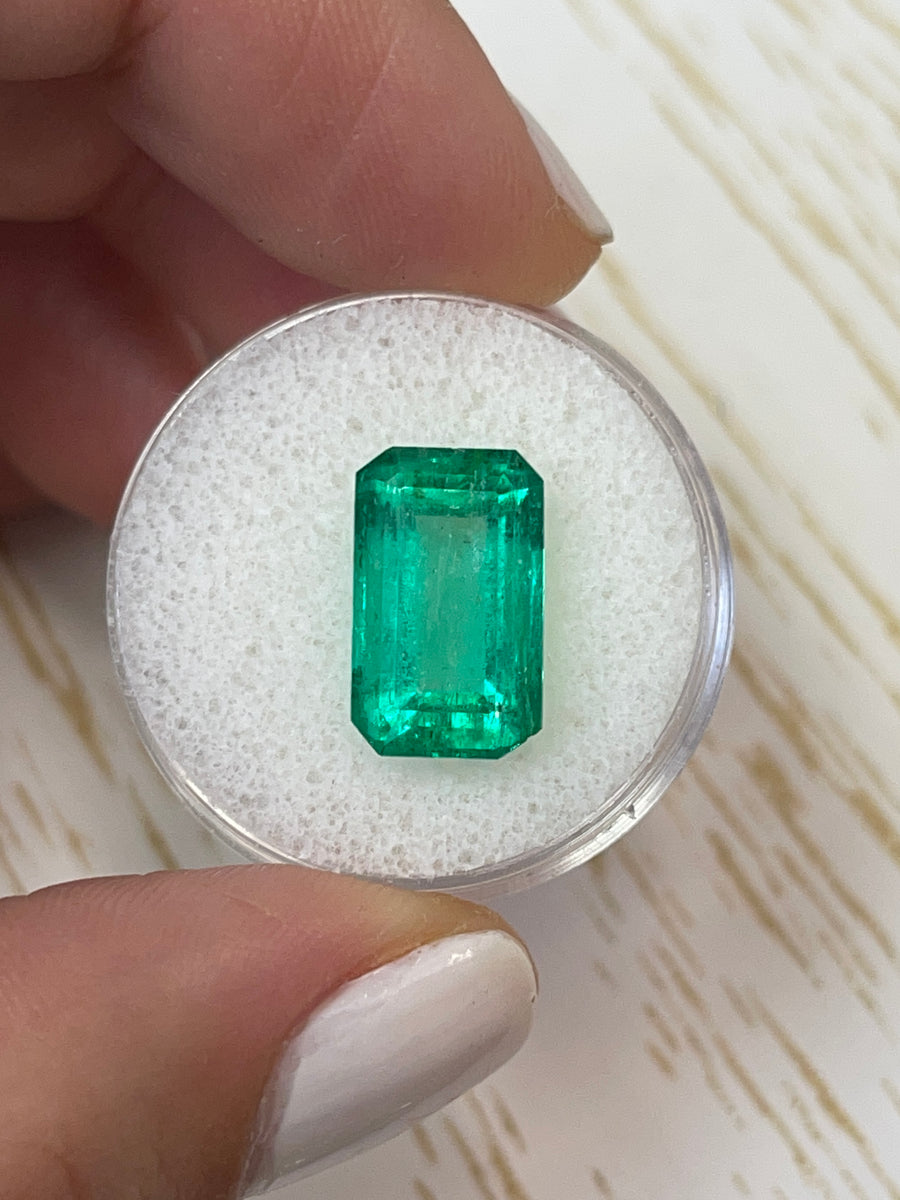 6.22 Carat Loose Colombian Emerald with a Stunning Bluish Green Hue - Emerald Cut