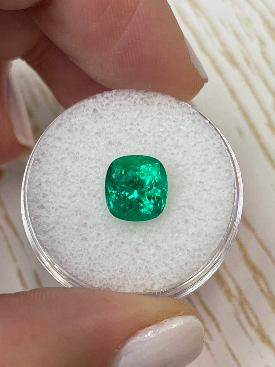Stunning 2.60 Carat AAA+ Colombian Emerald - Vivid Green Cushion Cut Gemstone