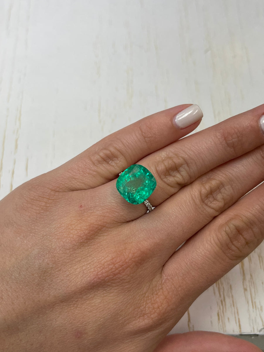 Natural Colombian Emerald - Stunning 11.34 Carat Rounded Cushion Cut Gem