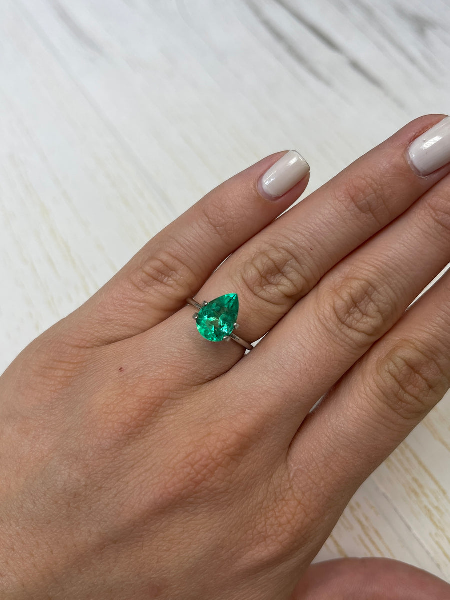 Lustrous 2.51 Carat Loose Colombian Emerald