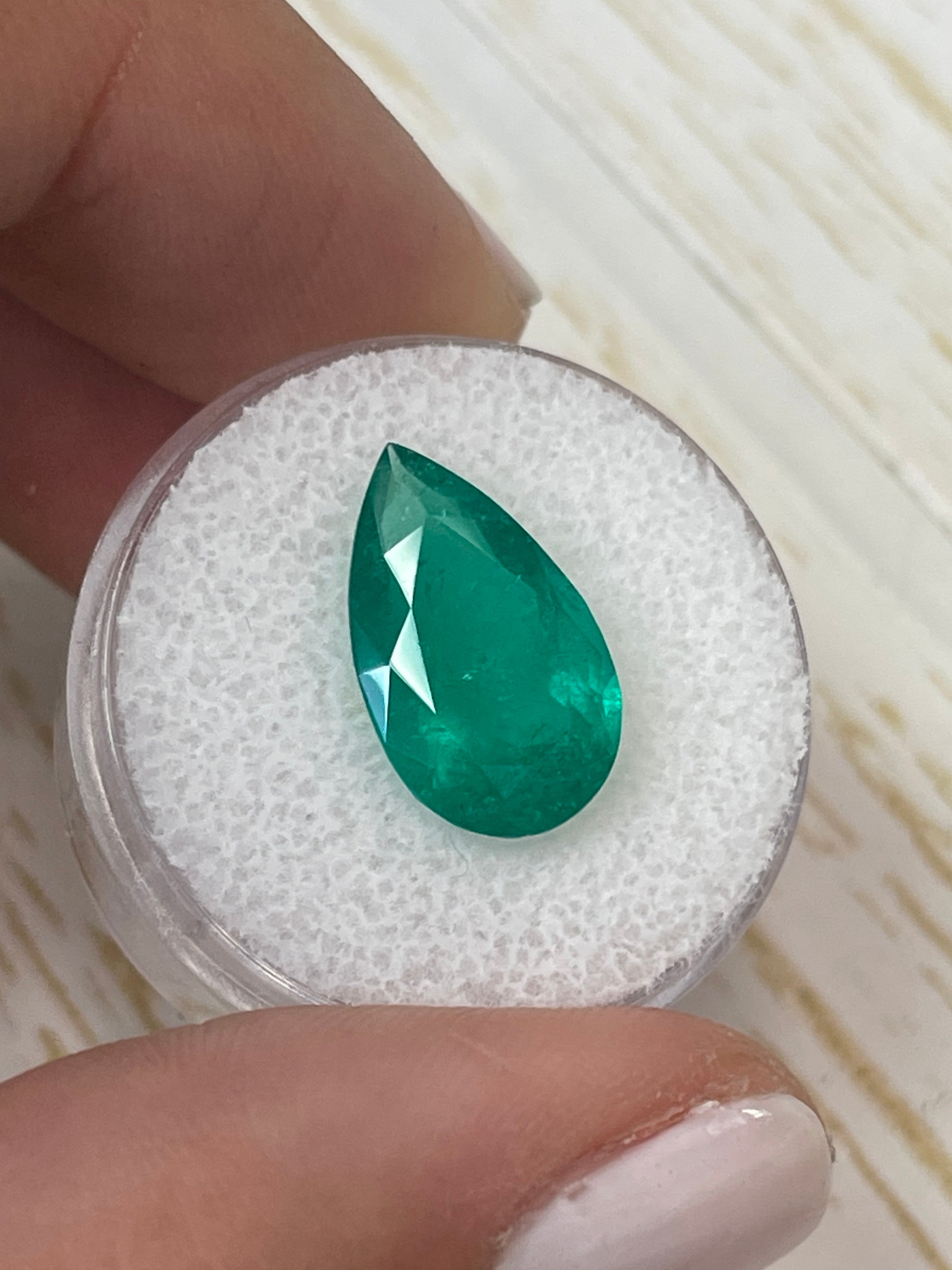 Colombian Emerald - Deep Green, 4.73 Carats, Pear Shape, Loose