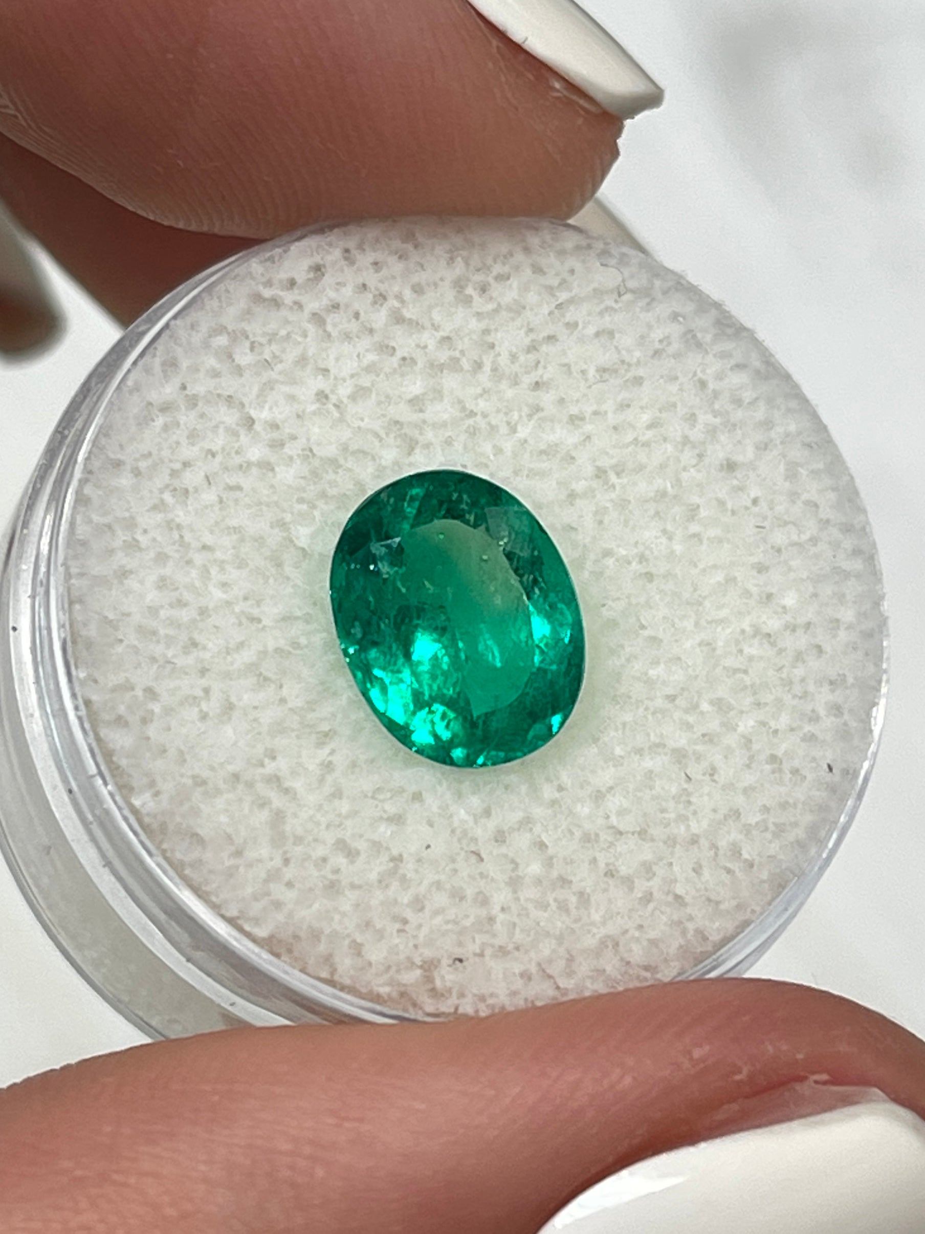 2.16 Carat 10x8 Vivid Muzo Green Natural Loose Colombian Emerald-Oval Cut - JR Colombian Emeralds