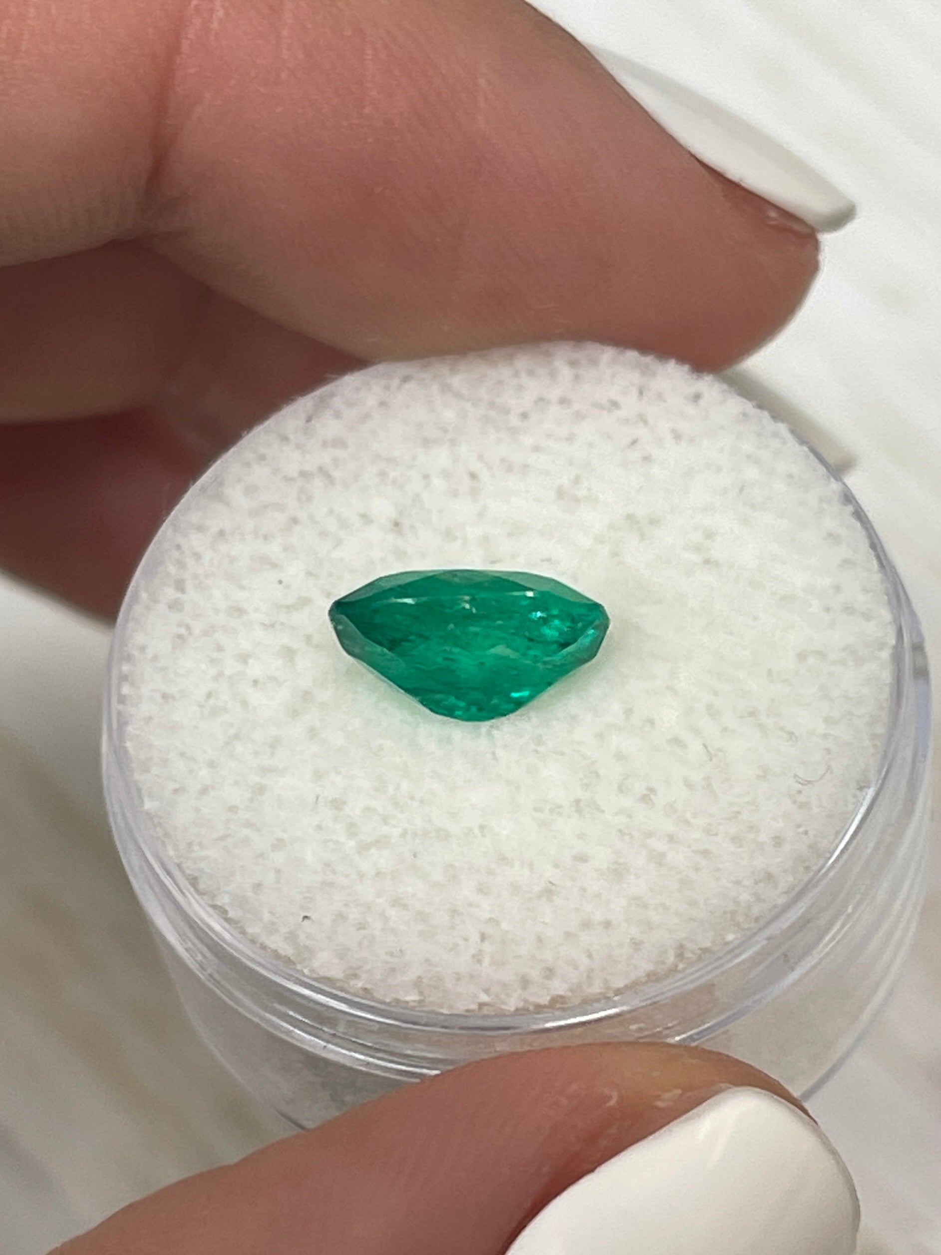 2.16 Carat 10x8 Vivid Muzo Green Natural Loose Colombian Emerald-Oval Cut - JR Colombian Emeralds