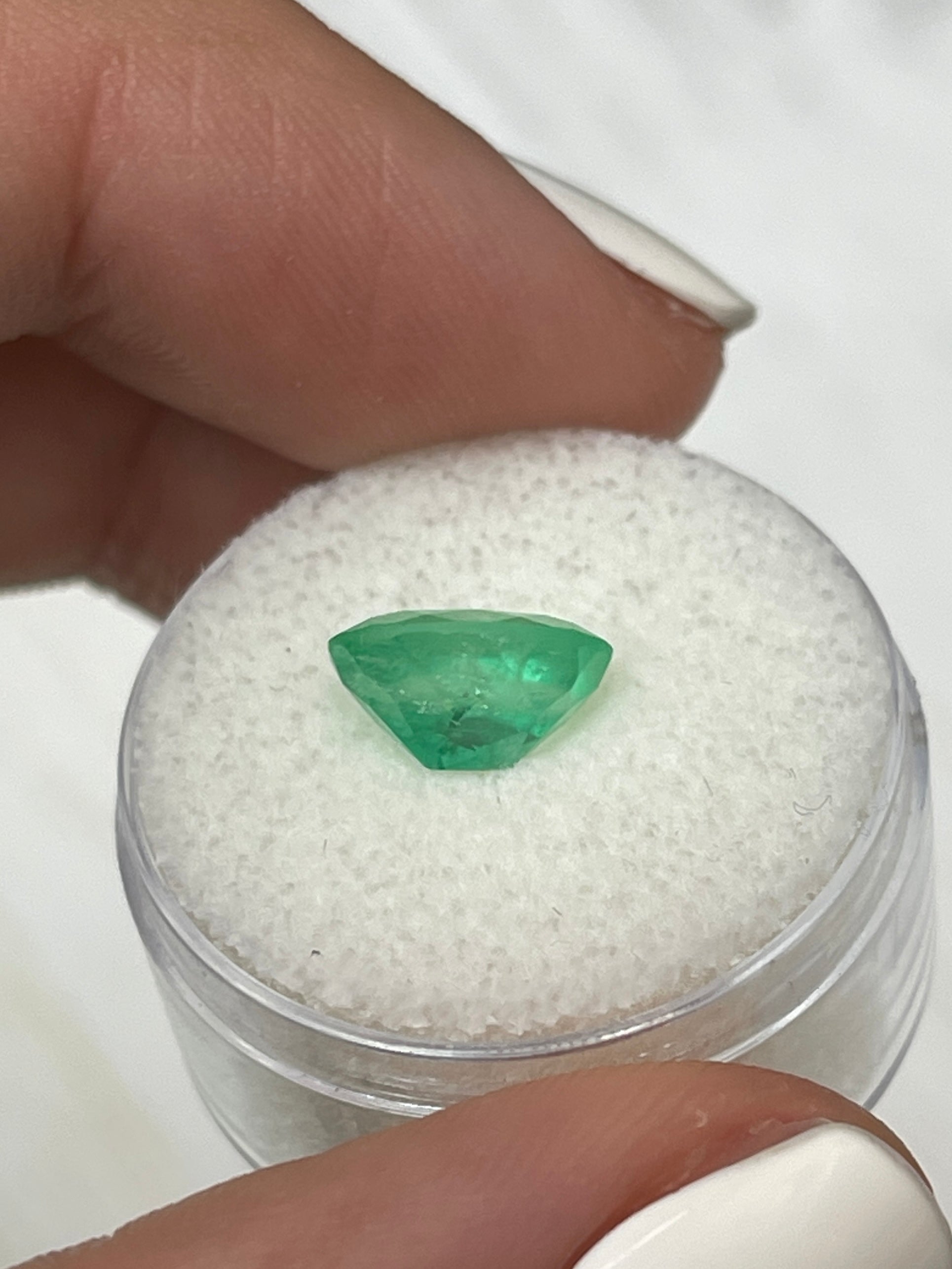 Natural Oval Colombian Emerald - 2.18 Carat - Vivid Yellow-Green Hue - Loose Gem