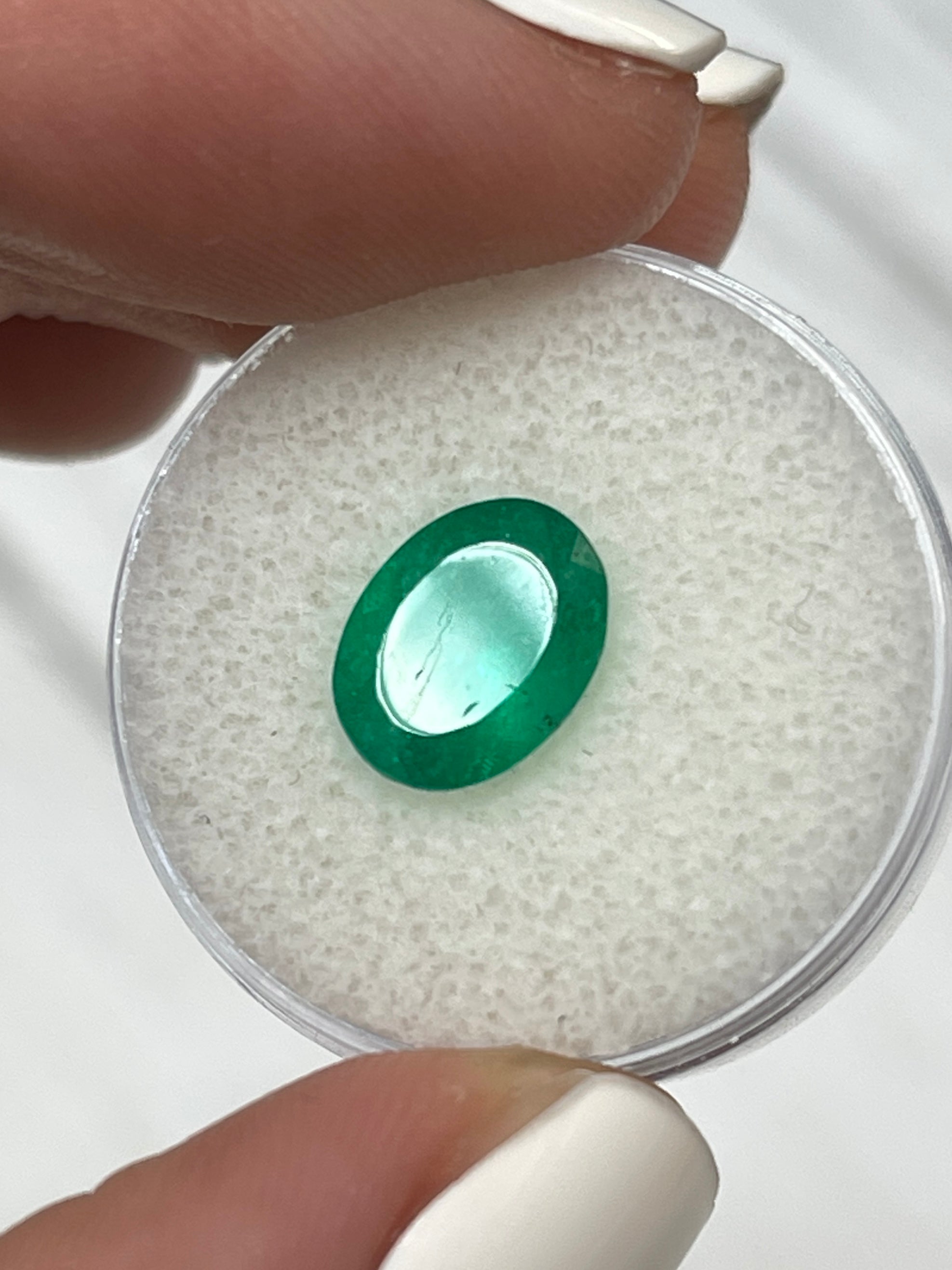 Genuine Colombian Emerald - 2.18 Carats - Oval Shaped - Stunning Muzo Green Color