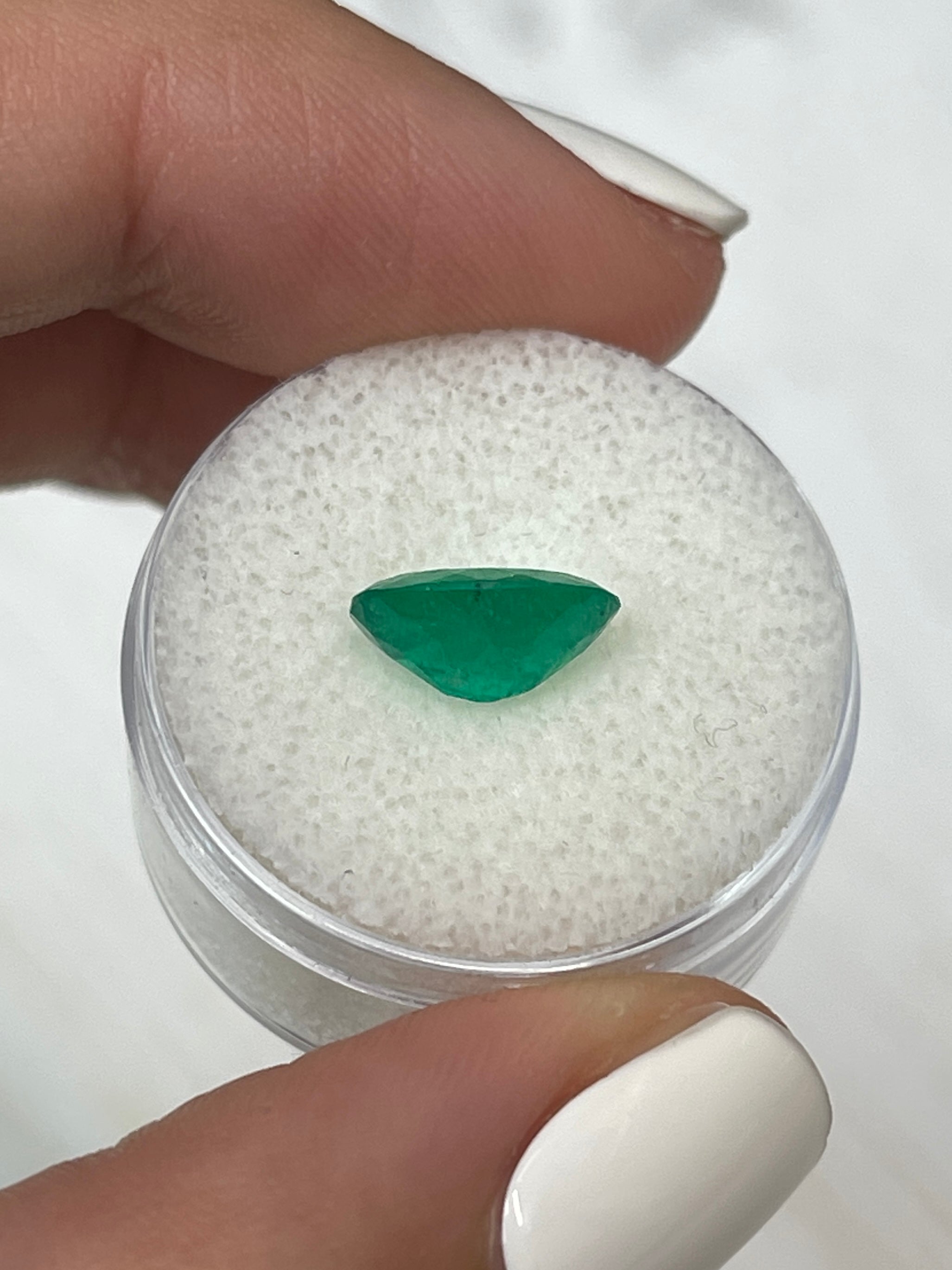 Loose Colombian Emerald - Oval Shape - 2.18 Carat - Lustrous Muzo Green Hue