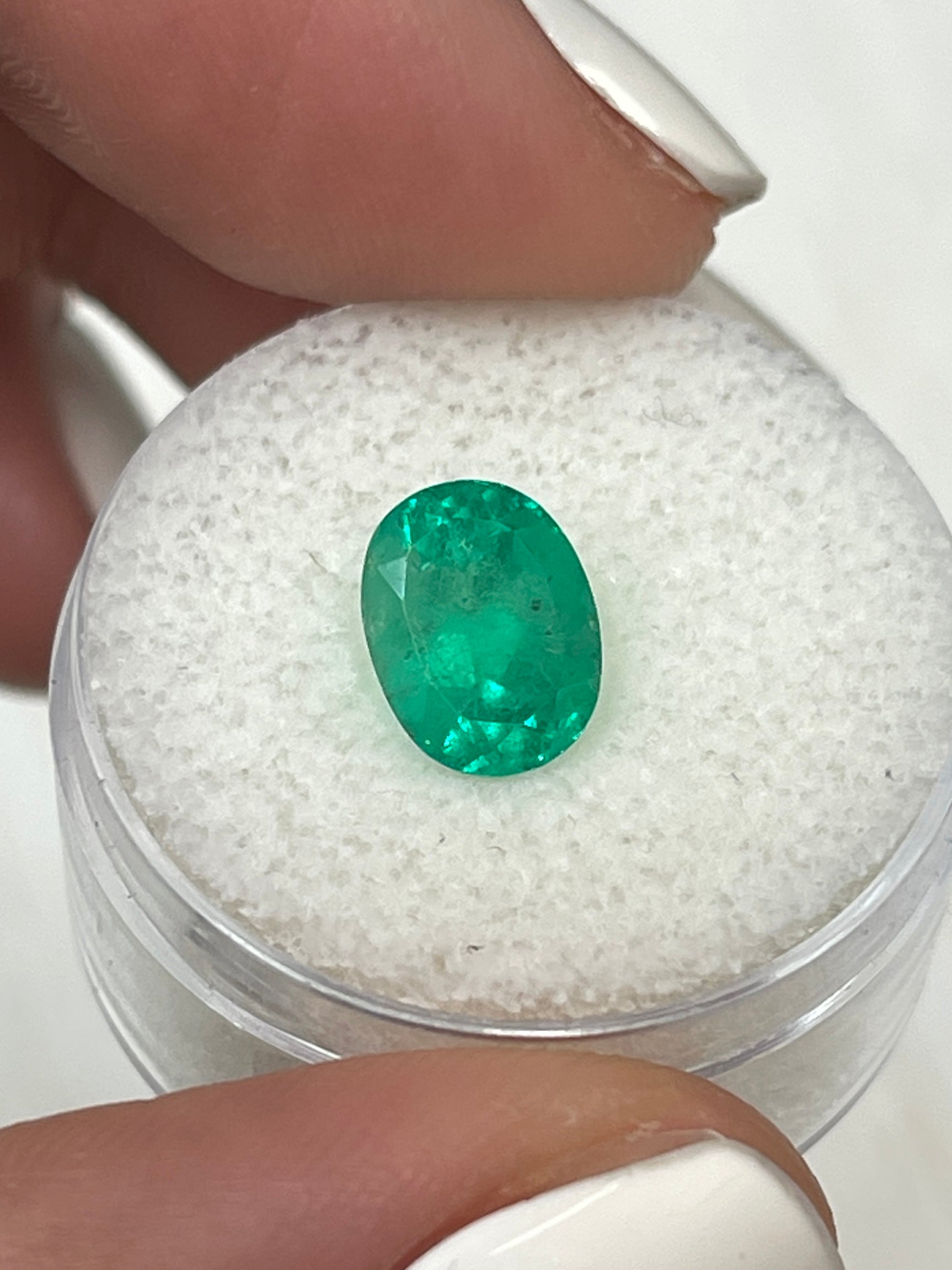 Vibrant Green Loose Emerald - 9x8 Oval Cut - 2.22 Carats