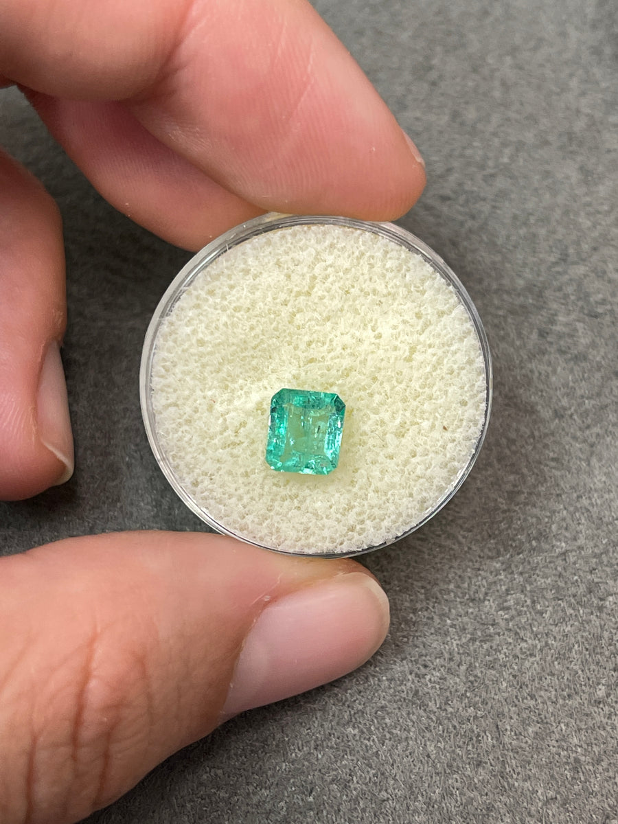 0.93 Carat Colombian Emerald - Clear and Natural Emerald Gem