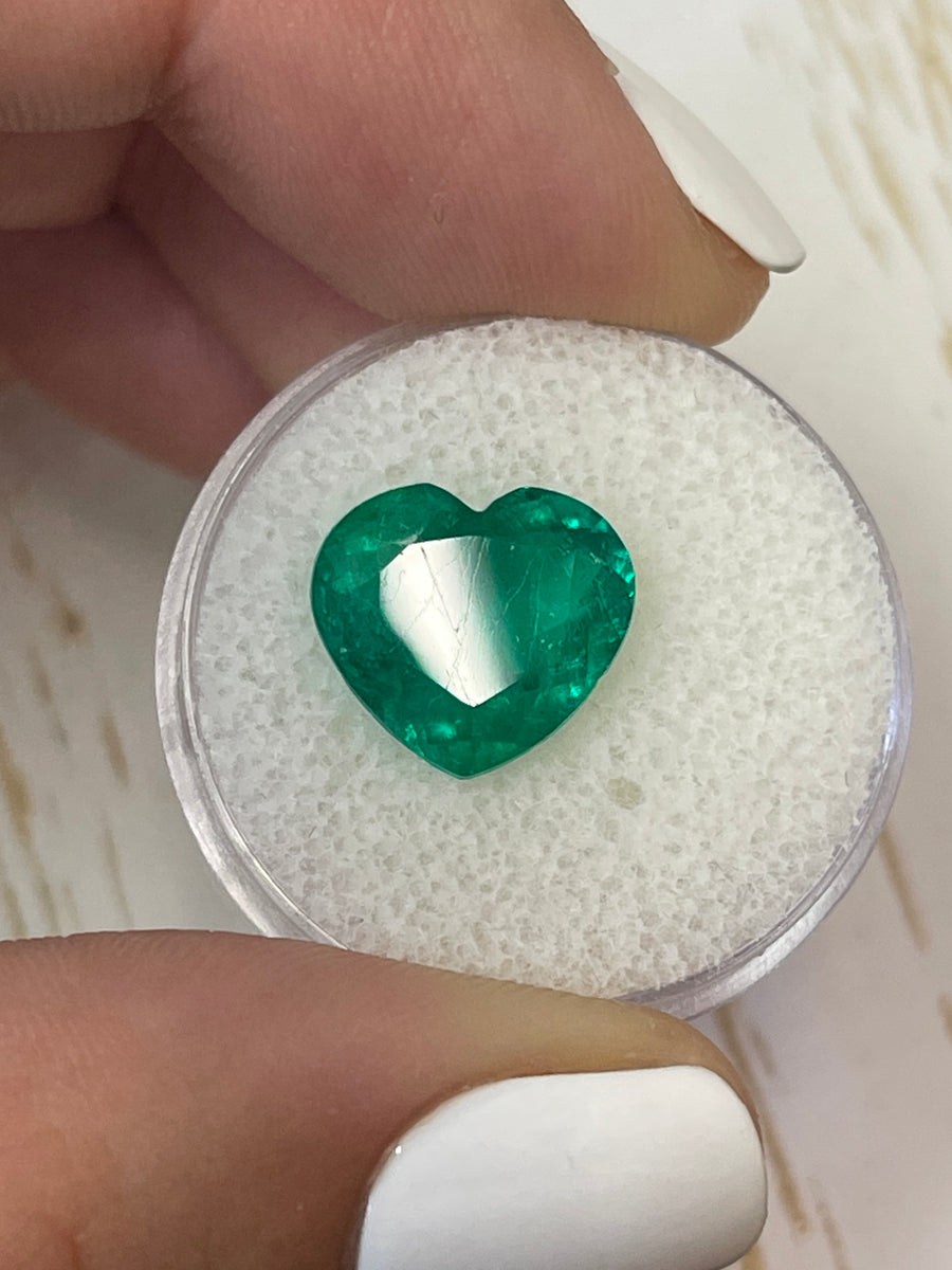 Natural Colombian Emerald - 4.60 Carats - Heart Cut Gemstone