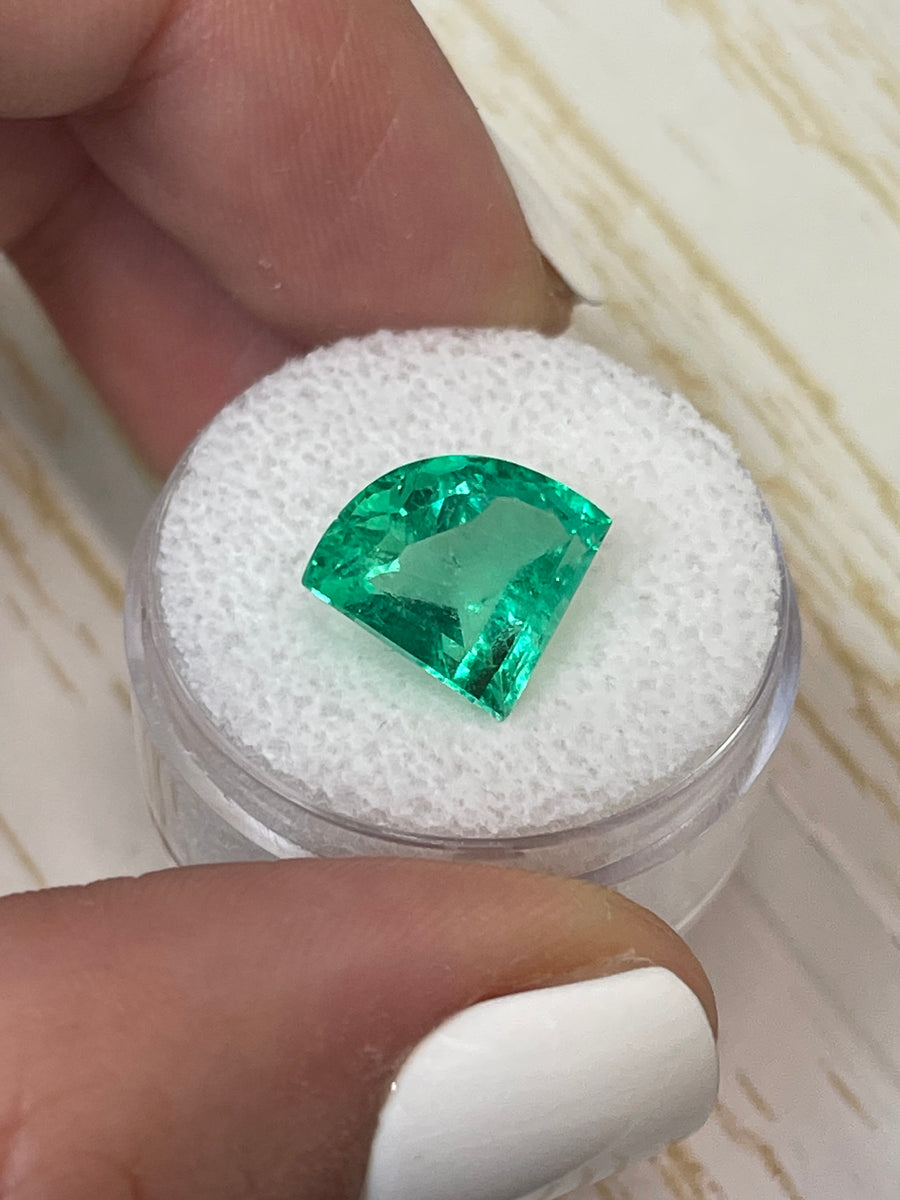 5.0 Carat Colombian Emerald - Stunning Fan Shaped Gem