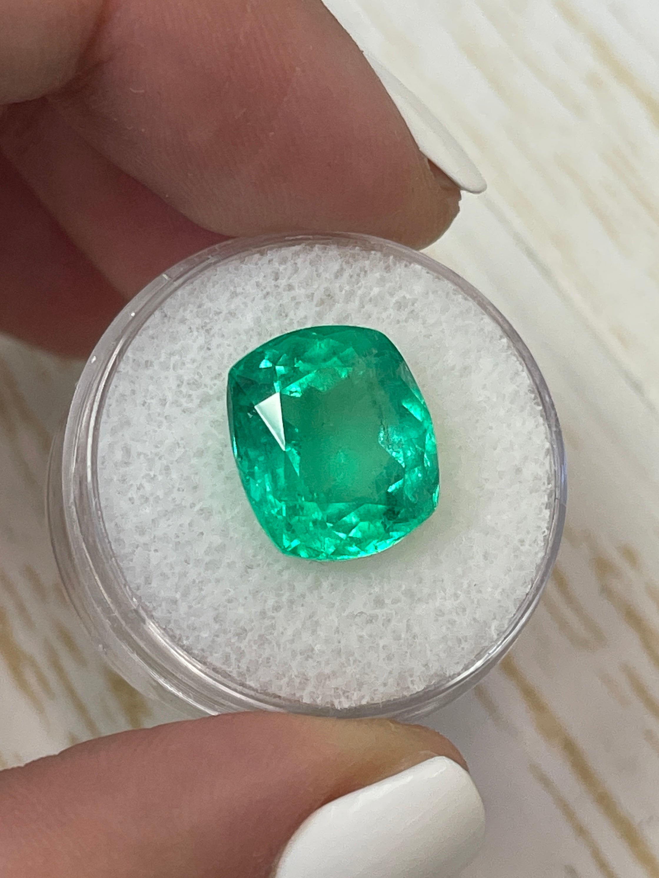 Loose Colombian Emerald - 8.20 Carat Cushion Shape - Muzo Green Gem