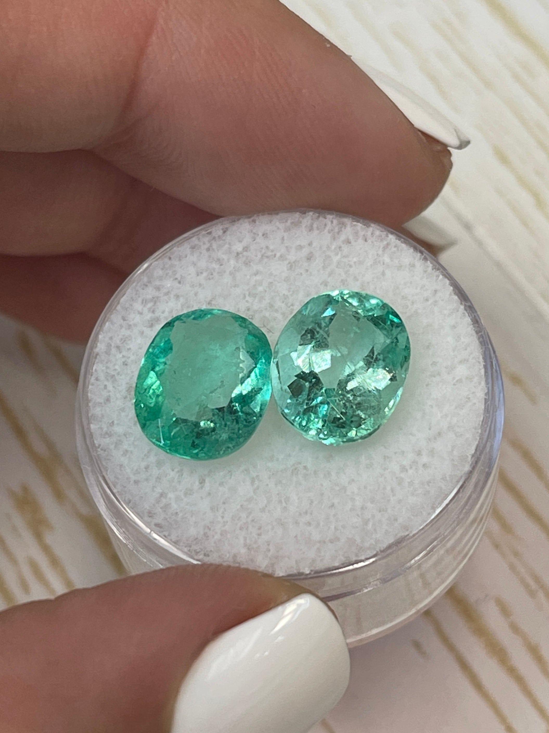 Two Matching Oval Colombian Emeralds - 7.49 TCW