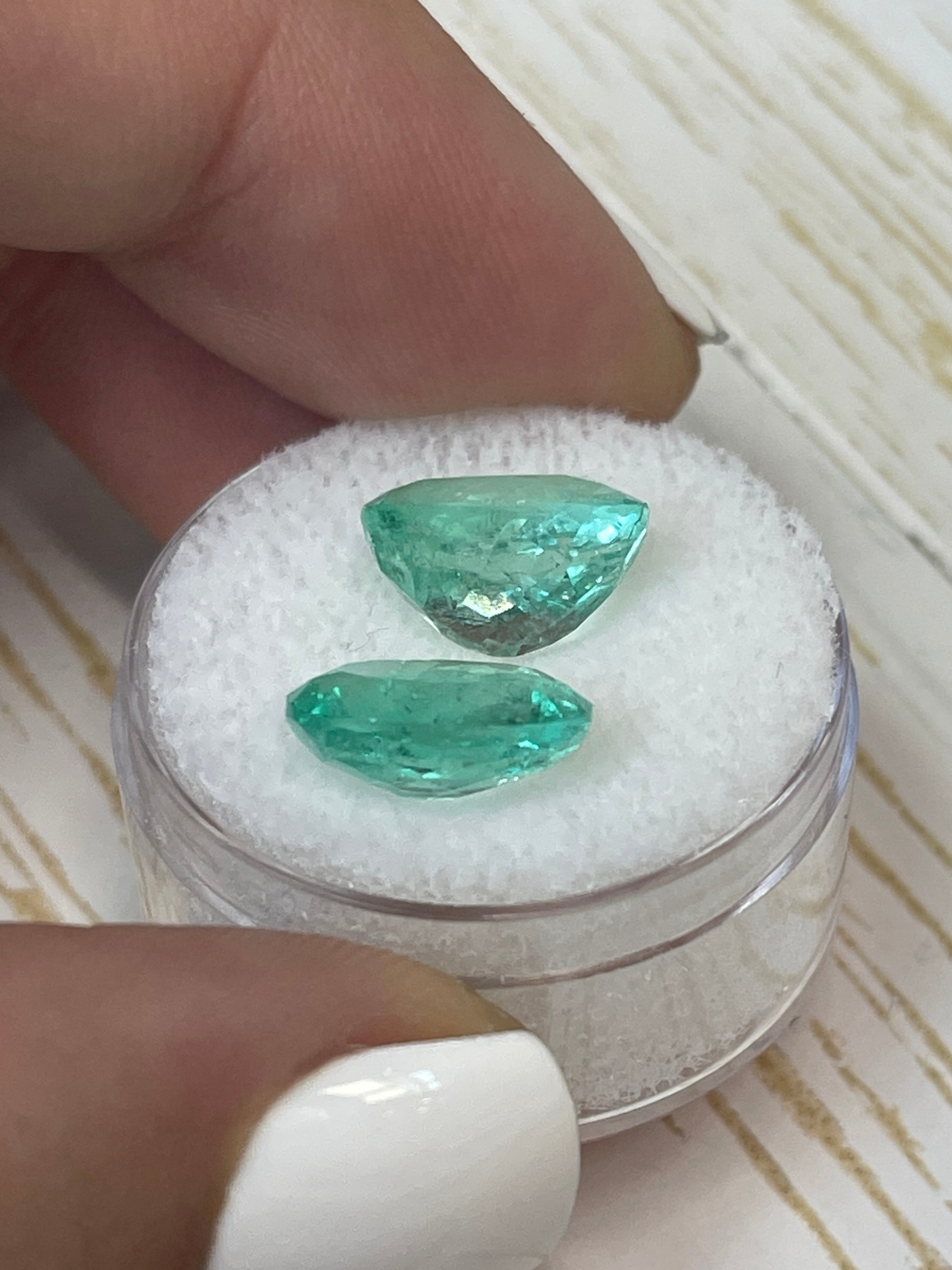 Colombian Emeralds - 7.49 Total Carat Weight (TCW) - Oval Cut