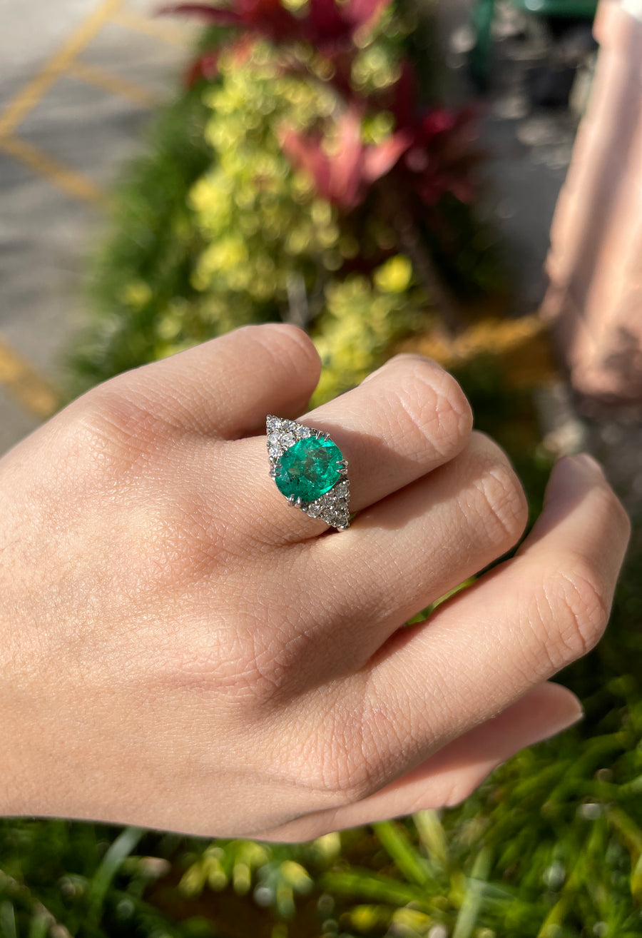 Oval cut 4.30tcw Colombian Emerald & Diamond engagement Ring Platinum handmade