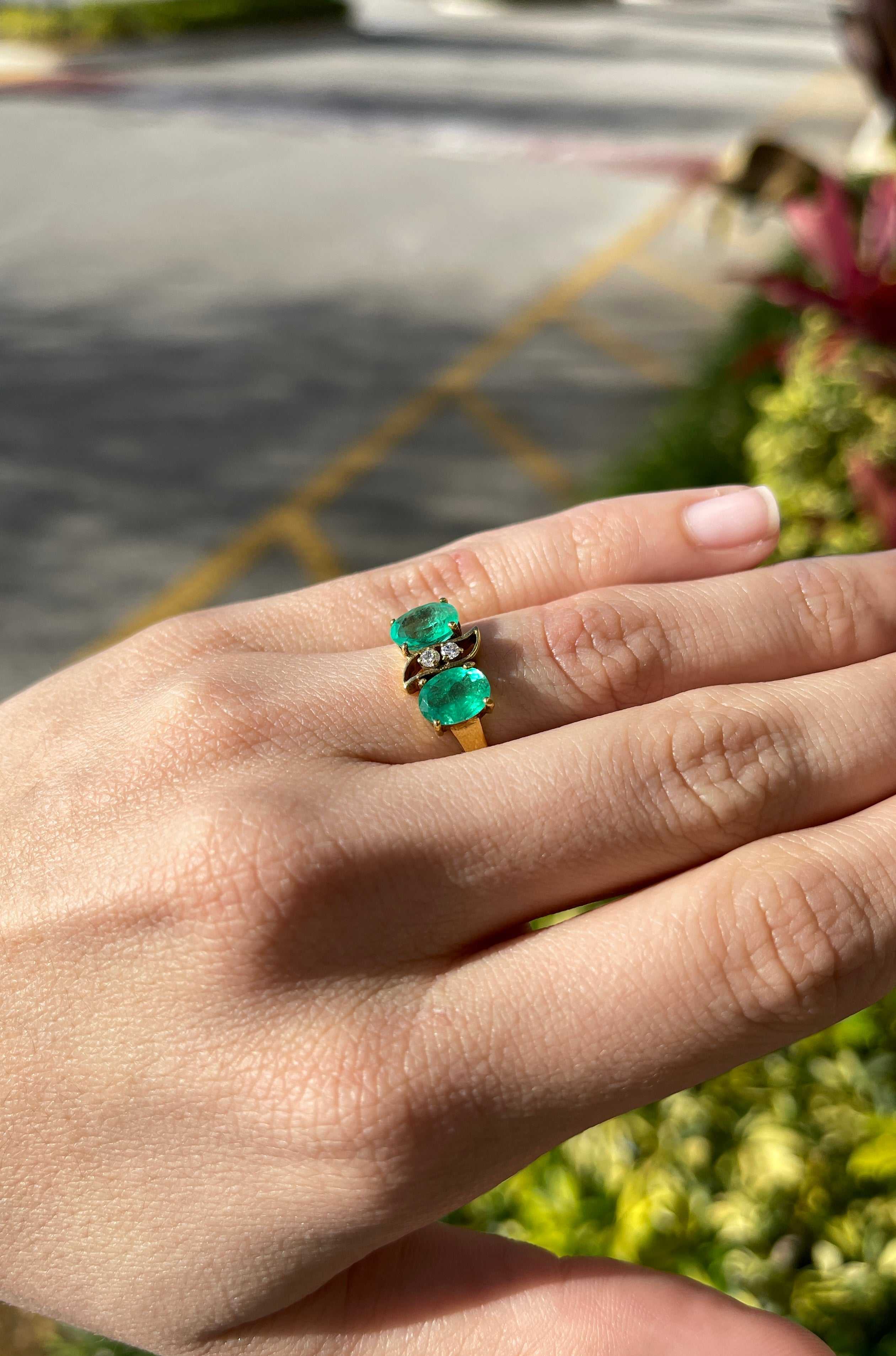 3.60tcw Toi Et Moi Double Oval Colombian Emerald & Diamond Right Hand Ring 18K - JR Colombian Emeralds