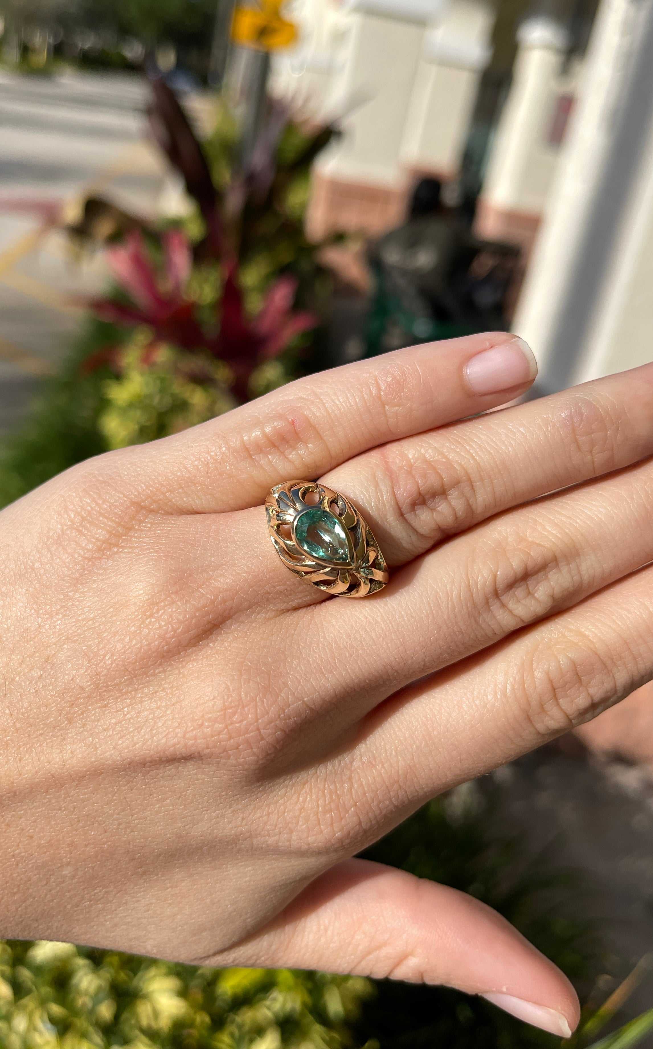 Stripe hand carved 2.20 carat Colombian Emerald Pear Gold 14K ring