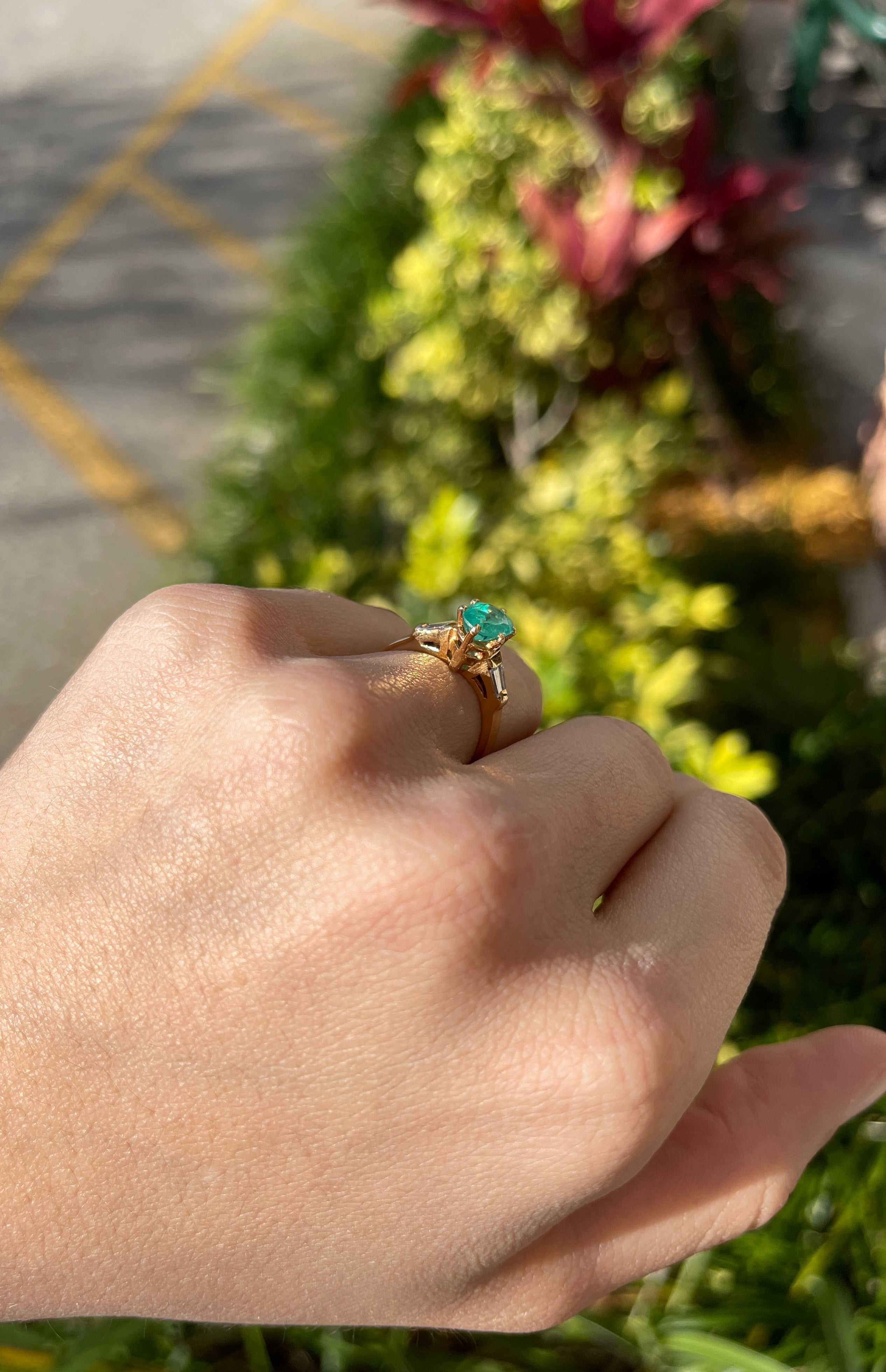 Stone Oval Emerald & Diamond