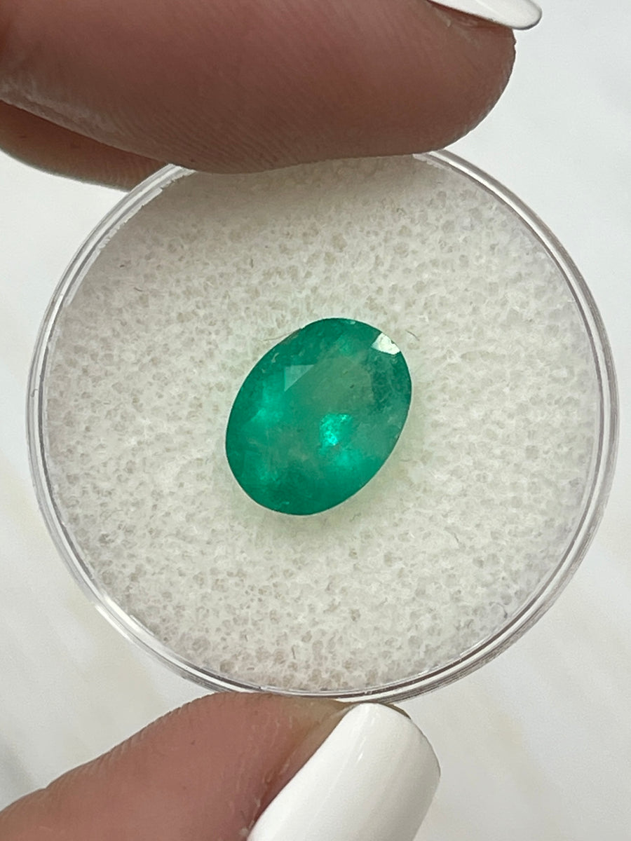 2.69 Carat Oval Cut Emerald from Colombia - Brilliant Green Hue