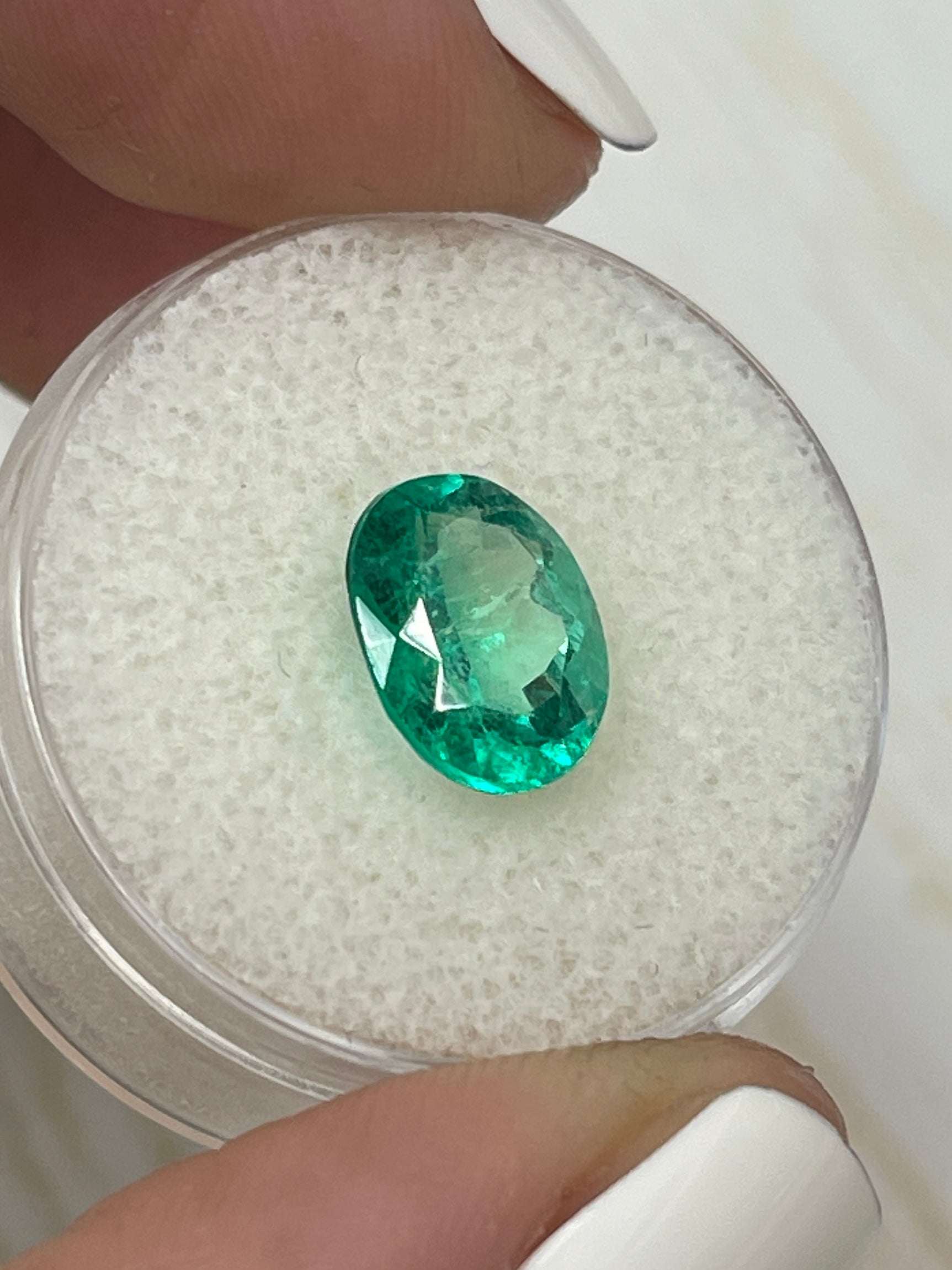 2.80 Carat Gem-Quality Colombian Emerald - Oval Shape, Bluish Green