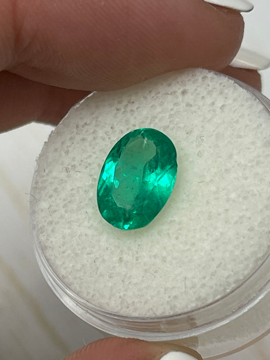 Exquisite 2.87 Carat Loose Colombian Emerald - Elongated Oval Cut in Striking Green Hue