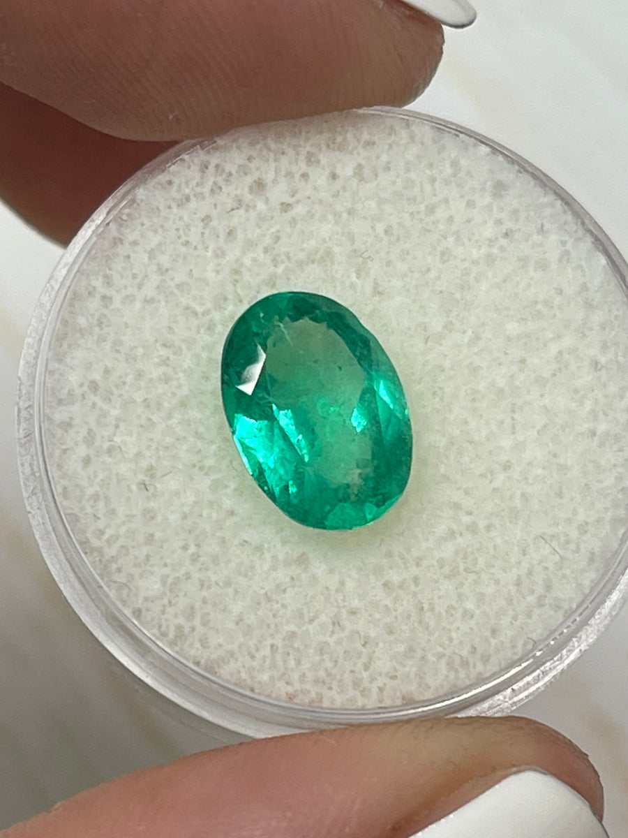 Stunning Loose Colombian Emerald - 2.87 Carats, Oval Cut, Vibrant Green Beauty