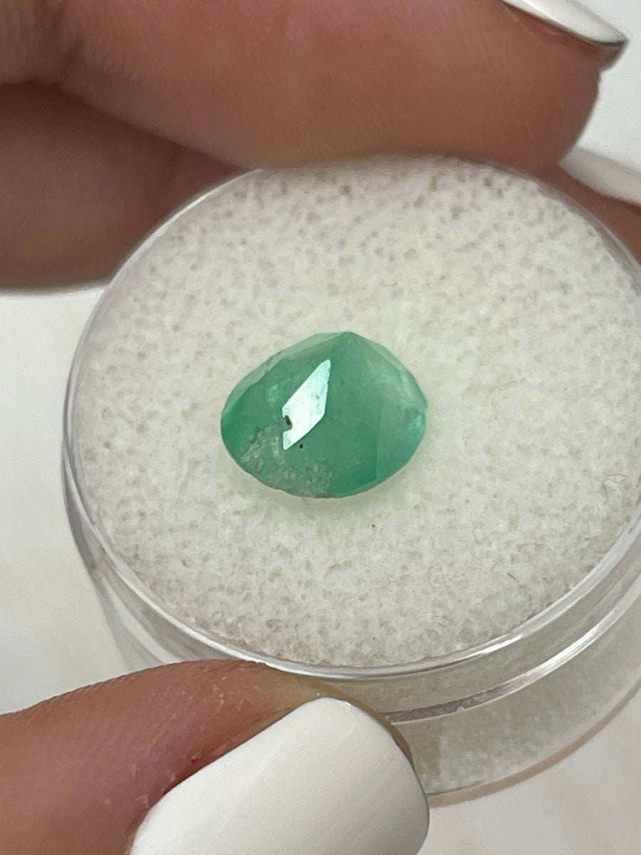 Rare 2.95 Carat Colombian Emerald - Oval-Cut Marvel in Pastel Mint Green