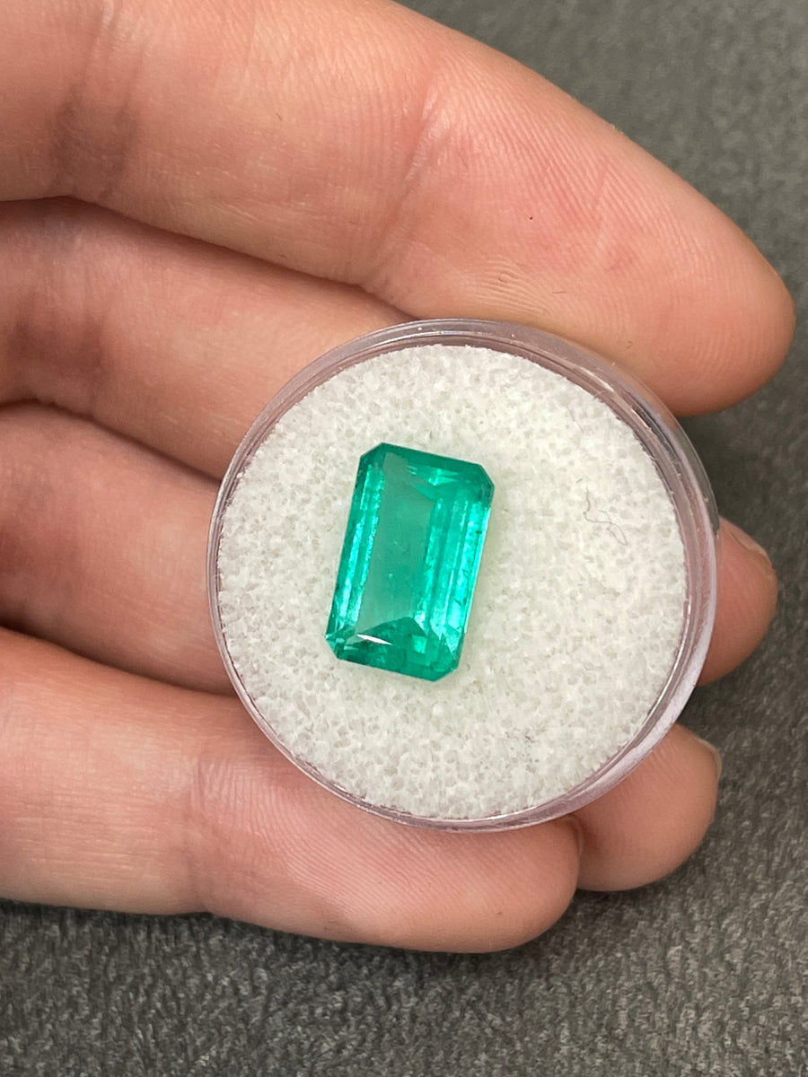 4.73 Carat Loose Colombian Emerald - Exquisite Bluish Green Oil-Treated Stone