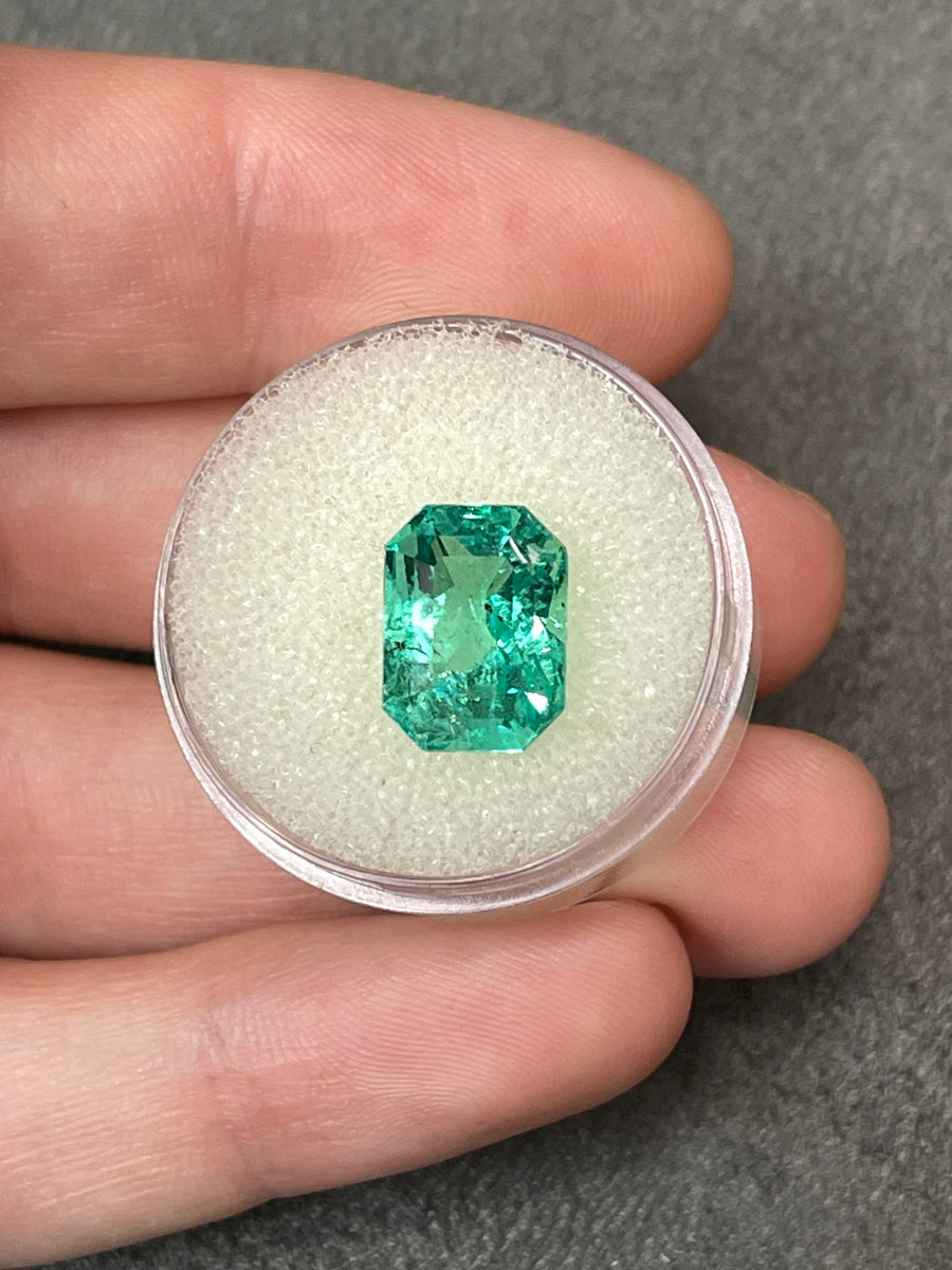 Lustrous Colombian Emerald: 5.115.15 Carat Classic Emerald Cut Gem