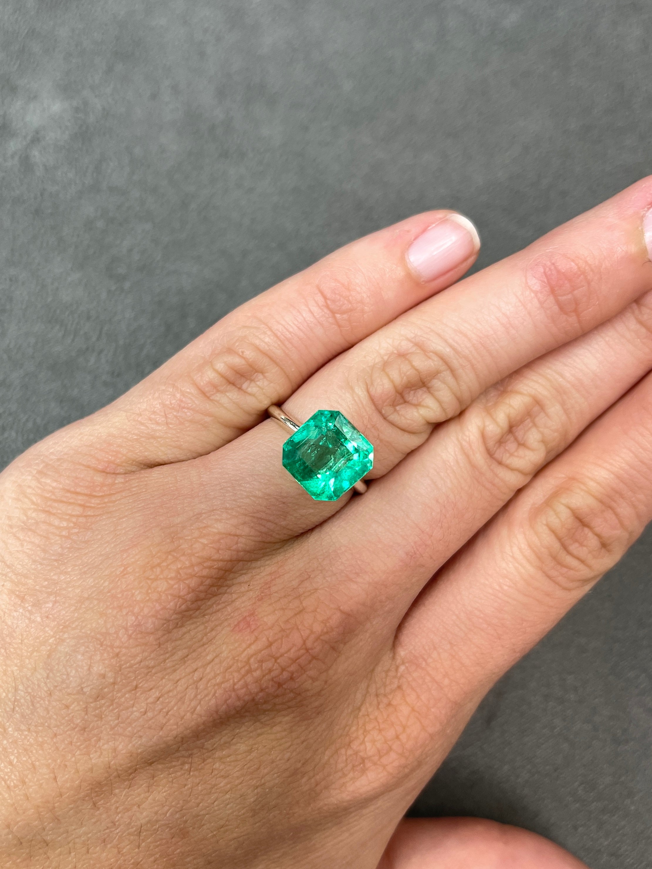 Captivating 6.40 Carat Muzo Green Colombian Emerald - Asscher Cut Loose Stone