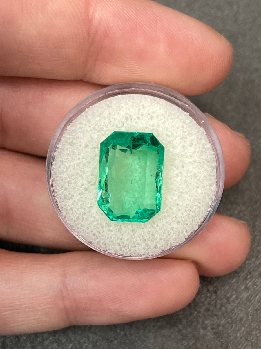 Gorgeous 8.04 Carat Colombian Emerald - Classic Emerald Cut, Medium Green Shade